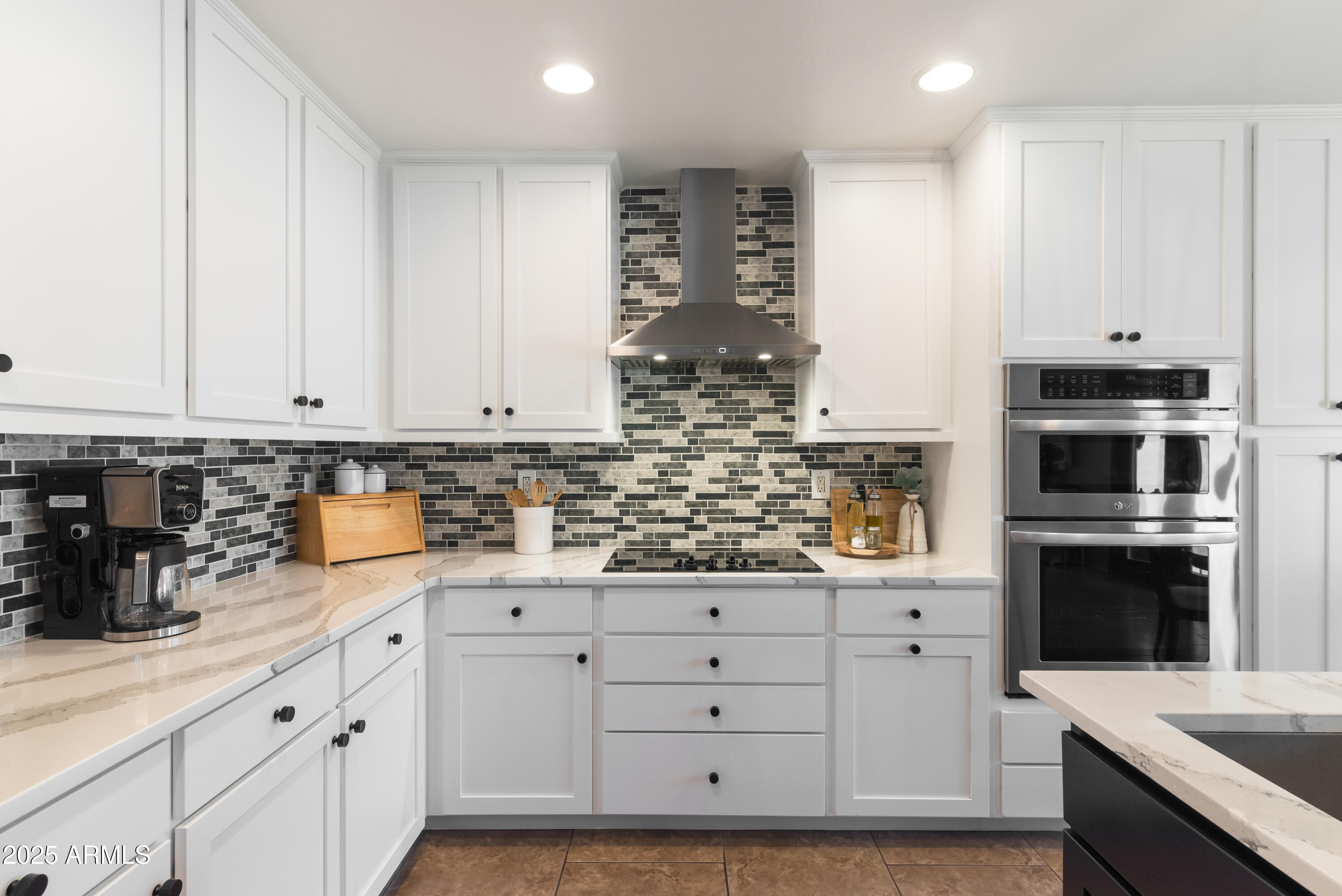 41172 W CAHILL Drive