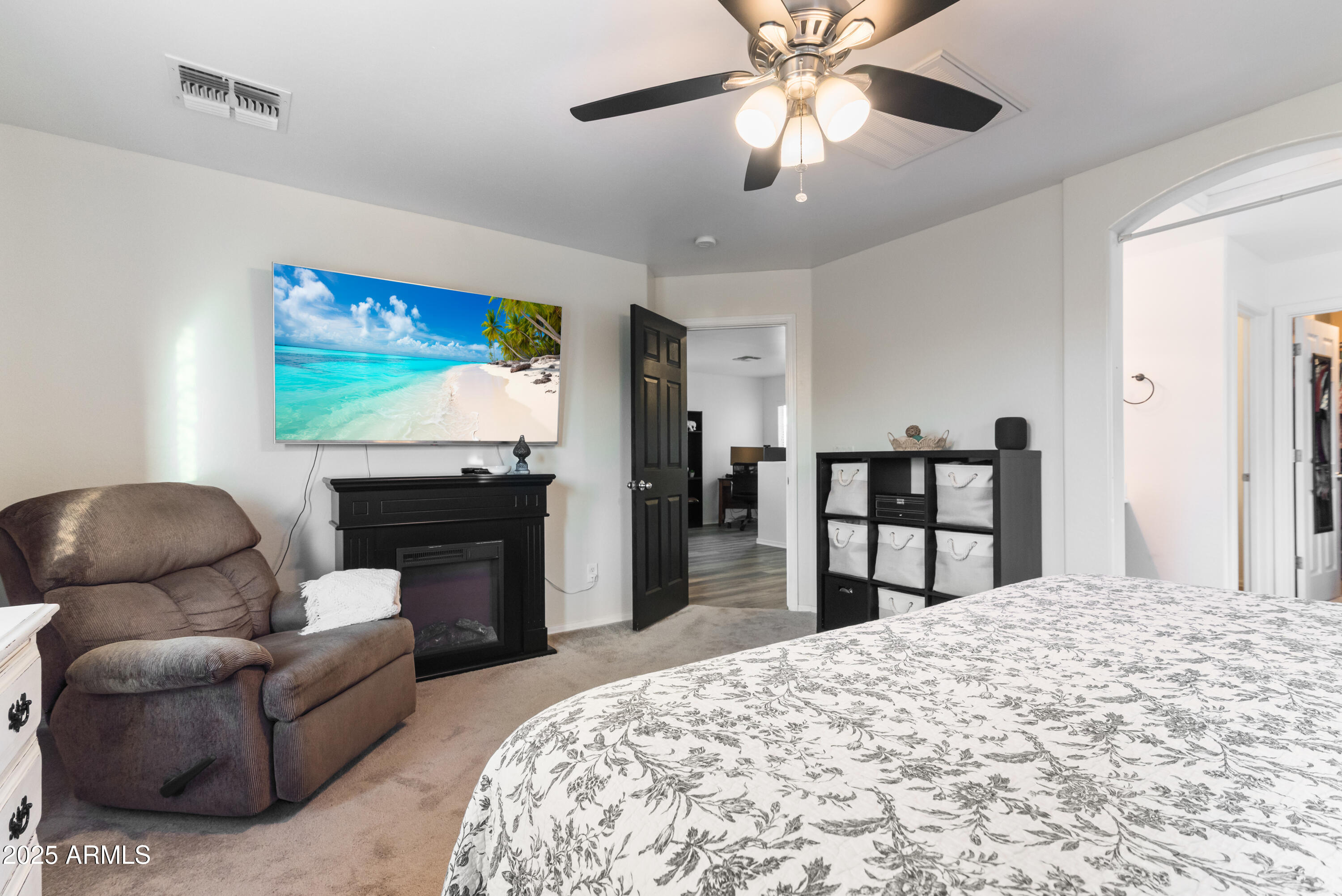 41172 W CAHILL Drive