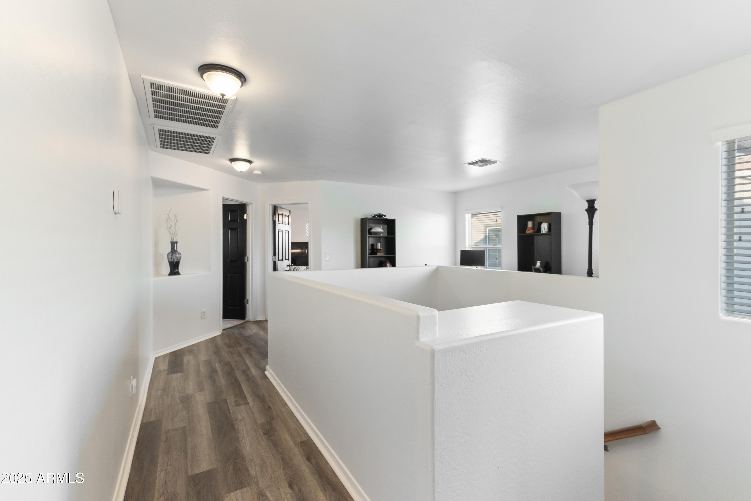 41172 W CAHILL Drive