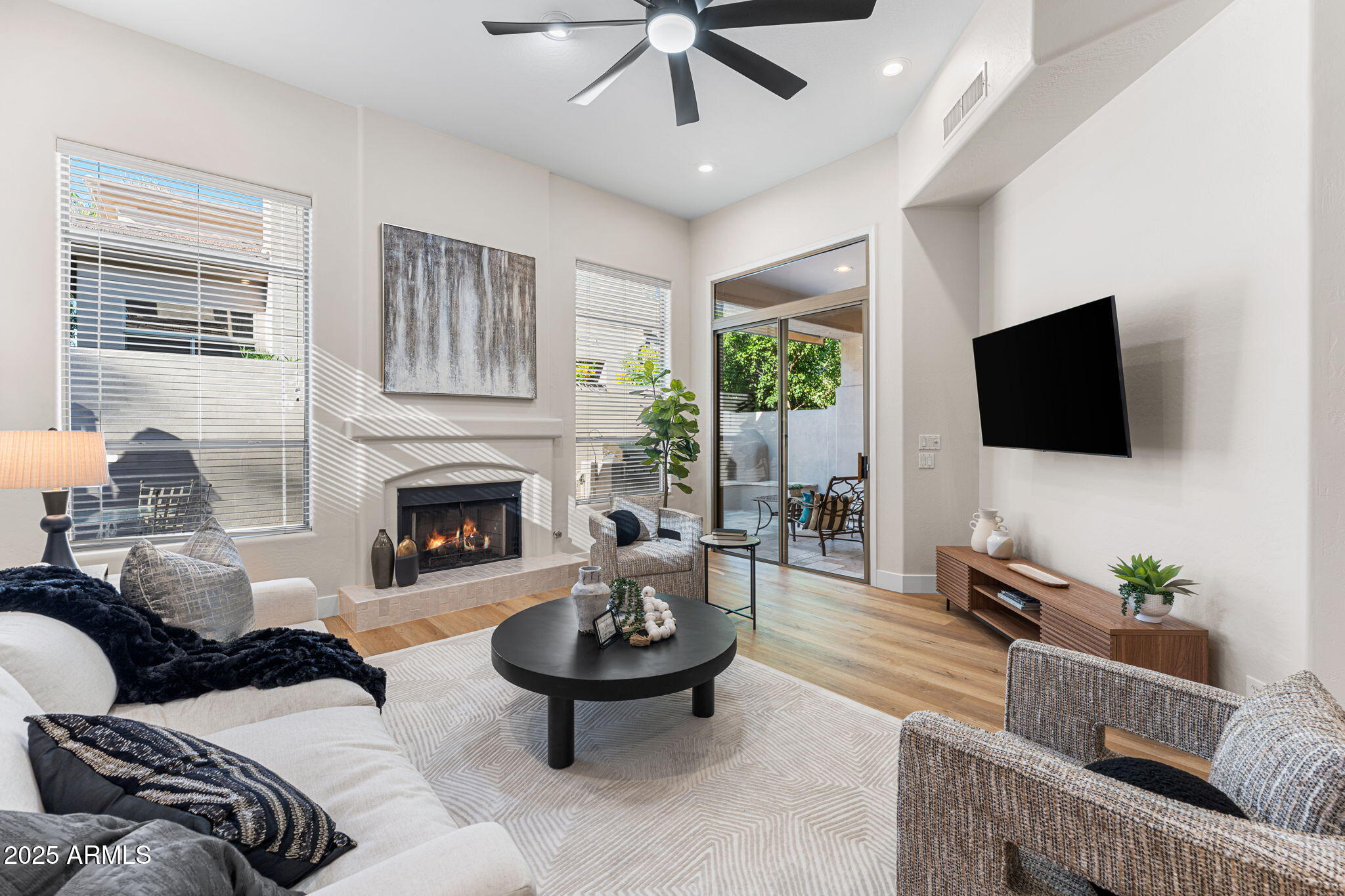 7266 E DEL ACERO Drive