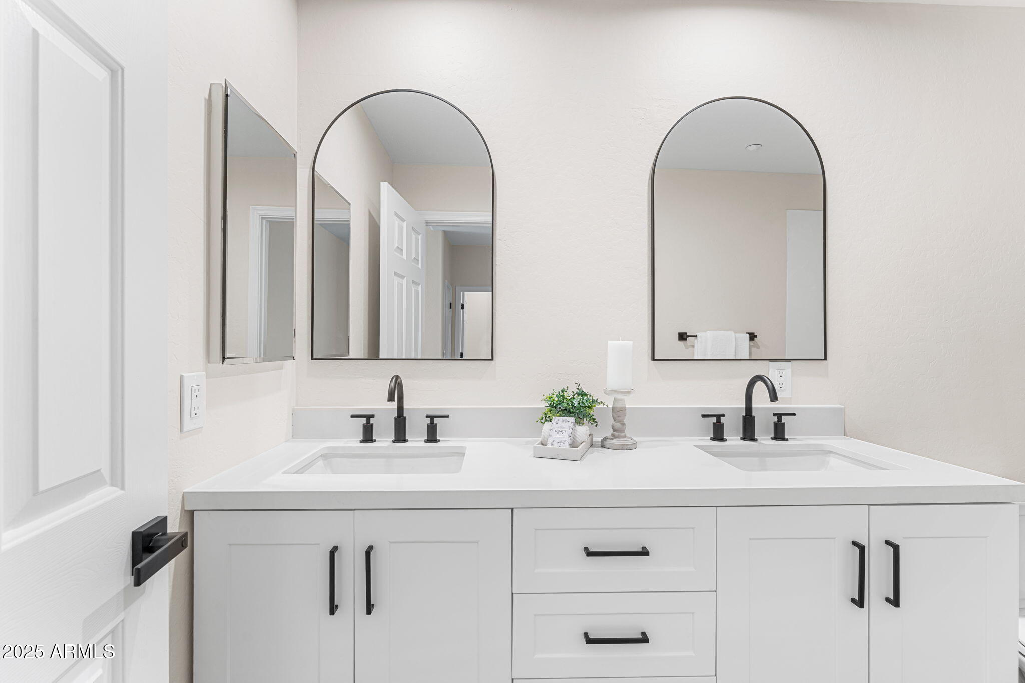 7266 E DEL ACERO Drive