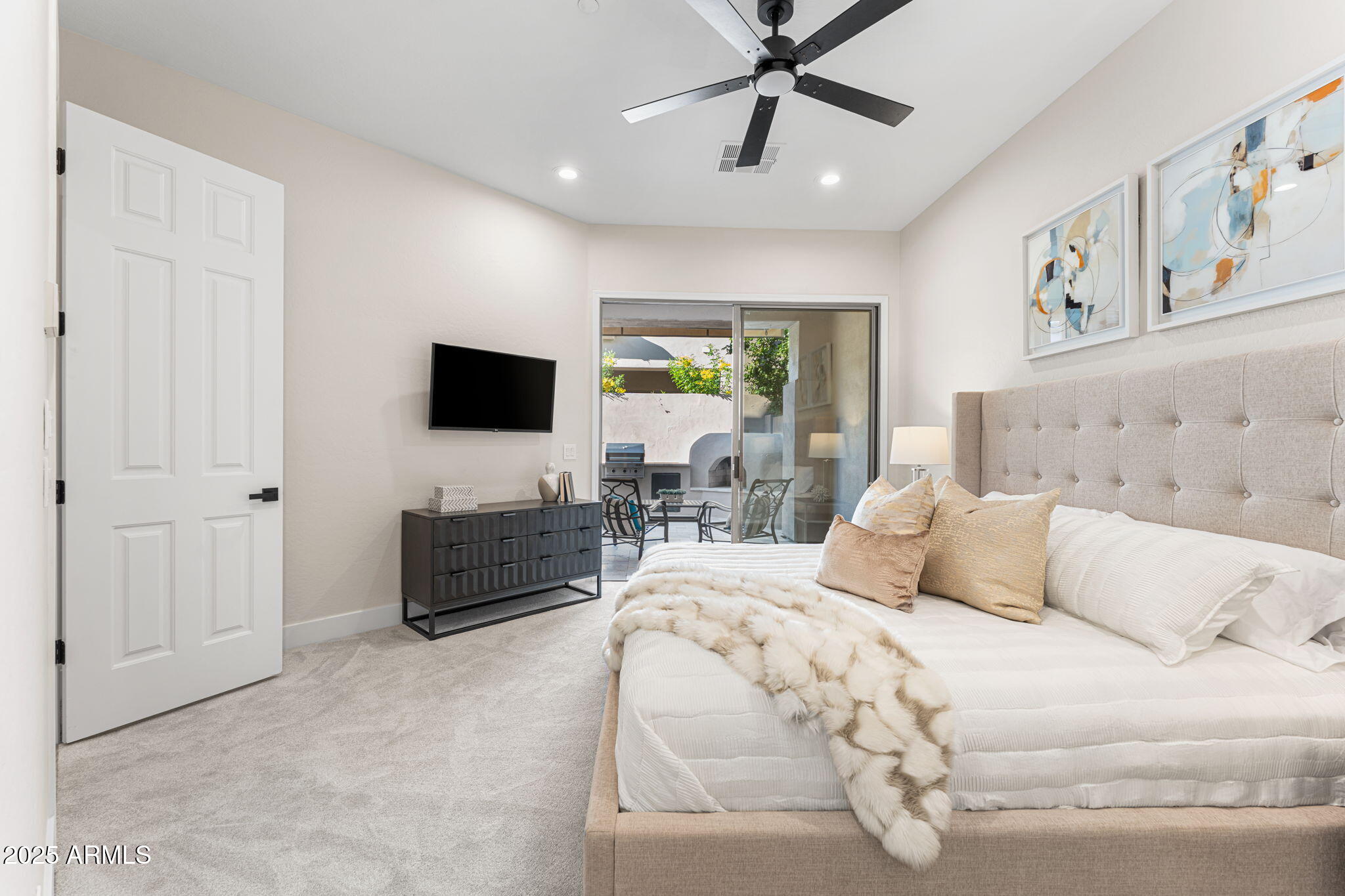 7266 E DEL ACERO Drive