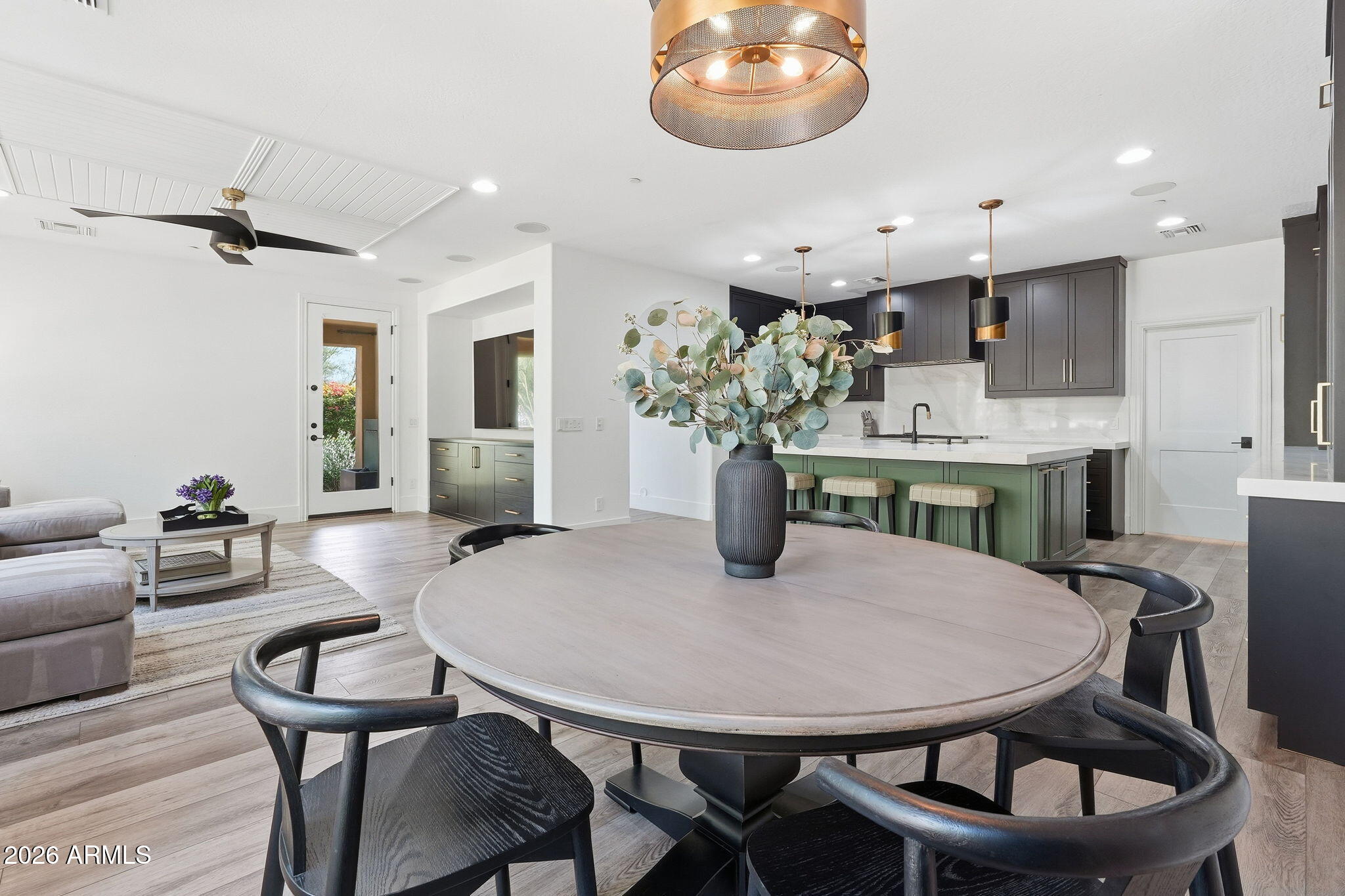 9832 E EDGESTONE Drive