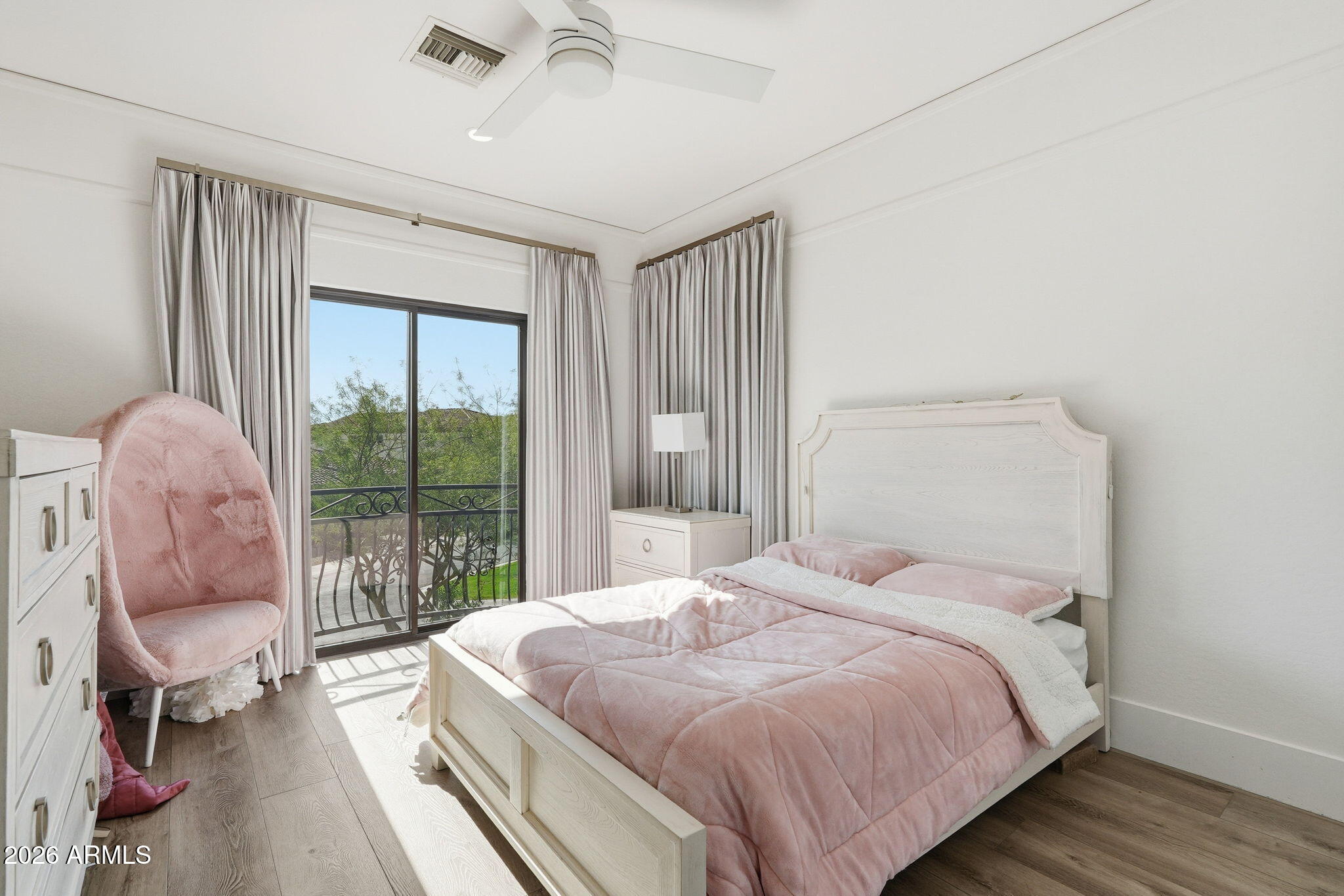 9832 E EDGESTONE Drive