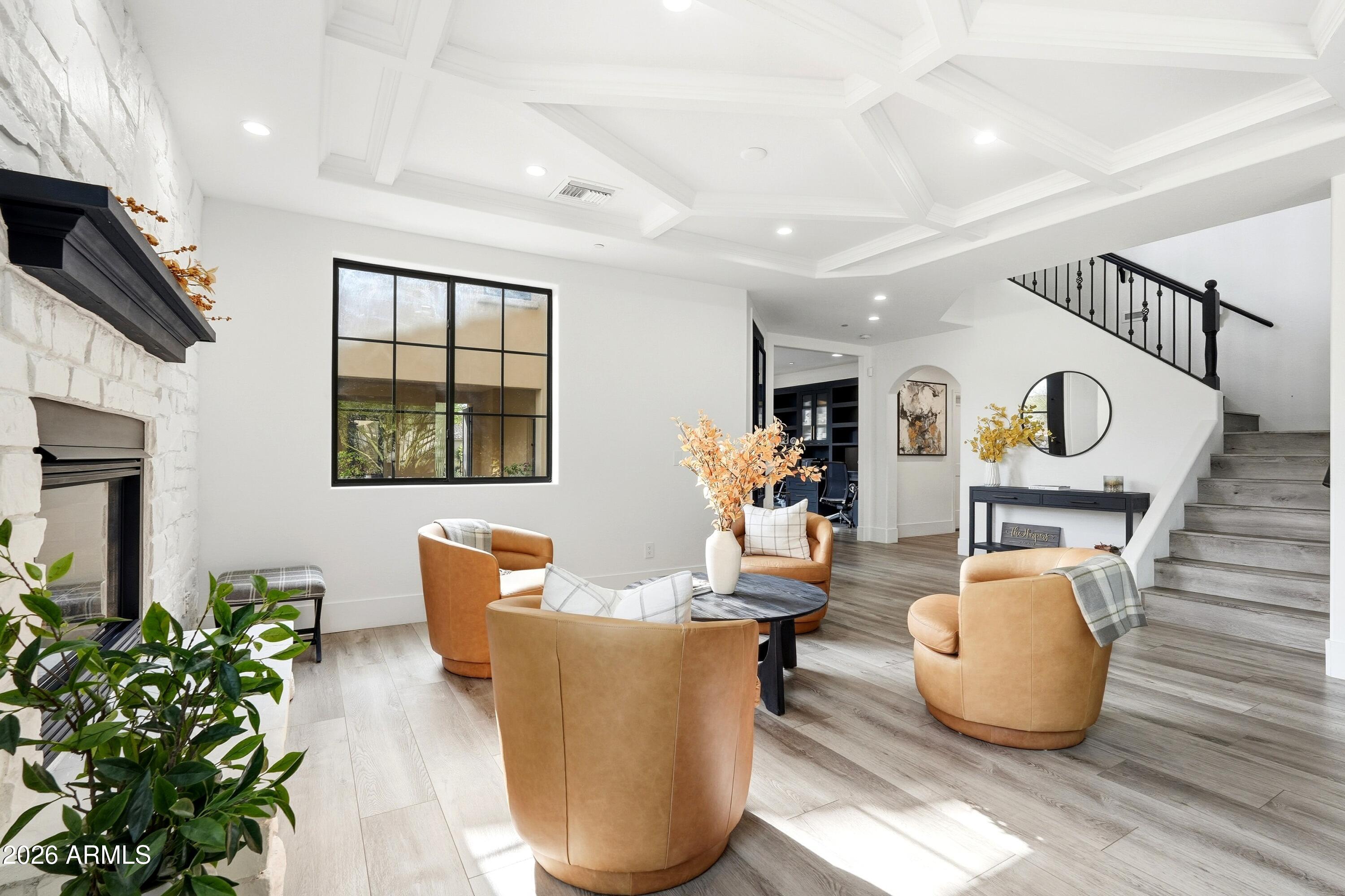 9832 E EDGESTONE Drive