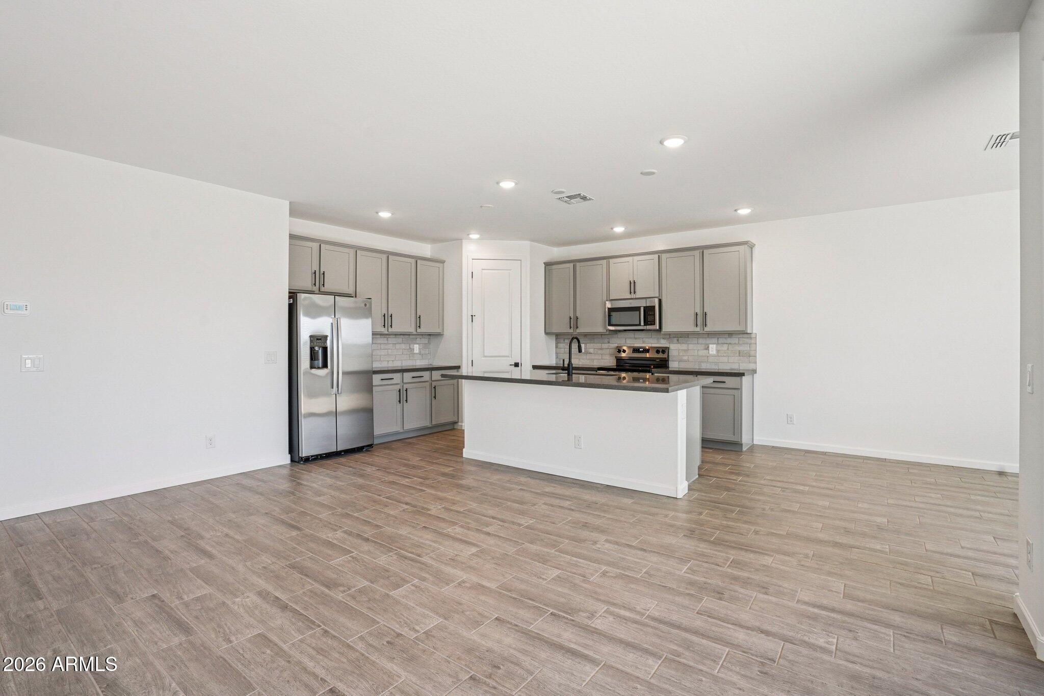 15707 W CAMDEN Avenue