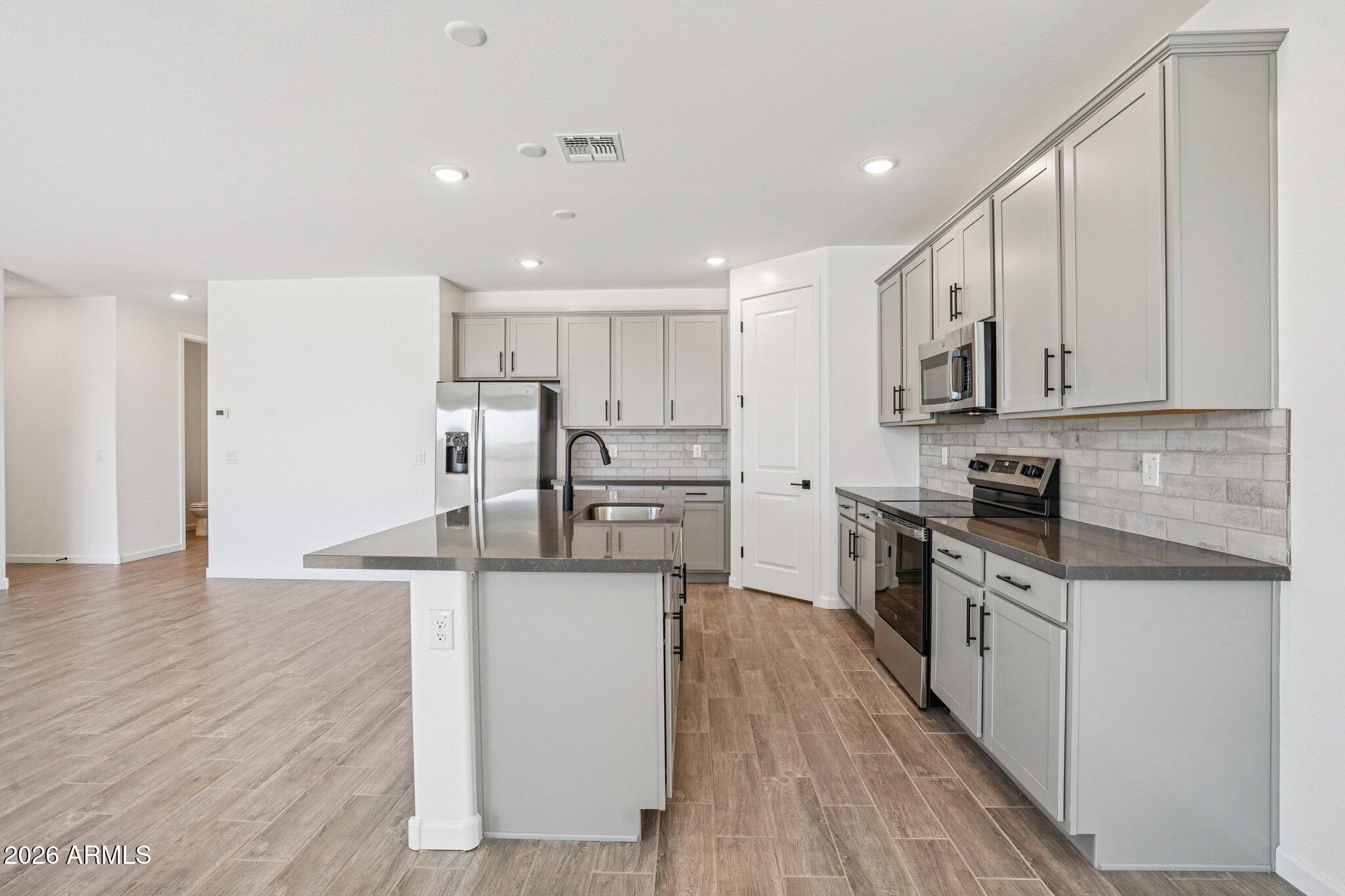 15707 W CAMDEN Avenue