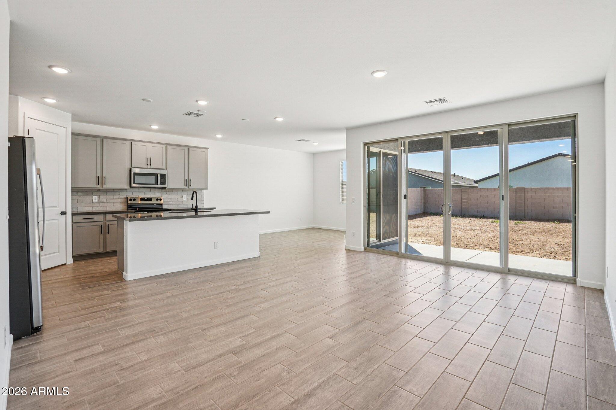 15707 W CAMDEN Avenue