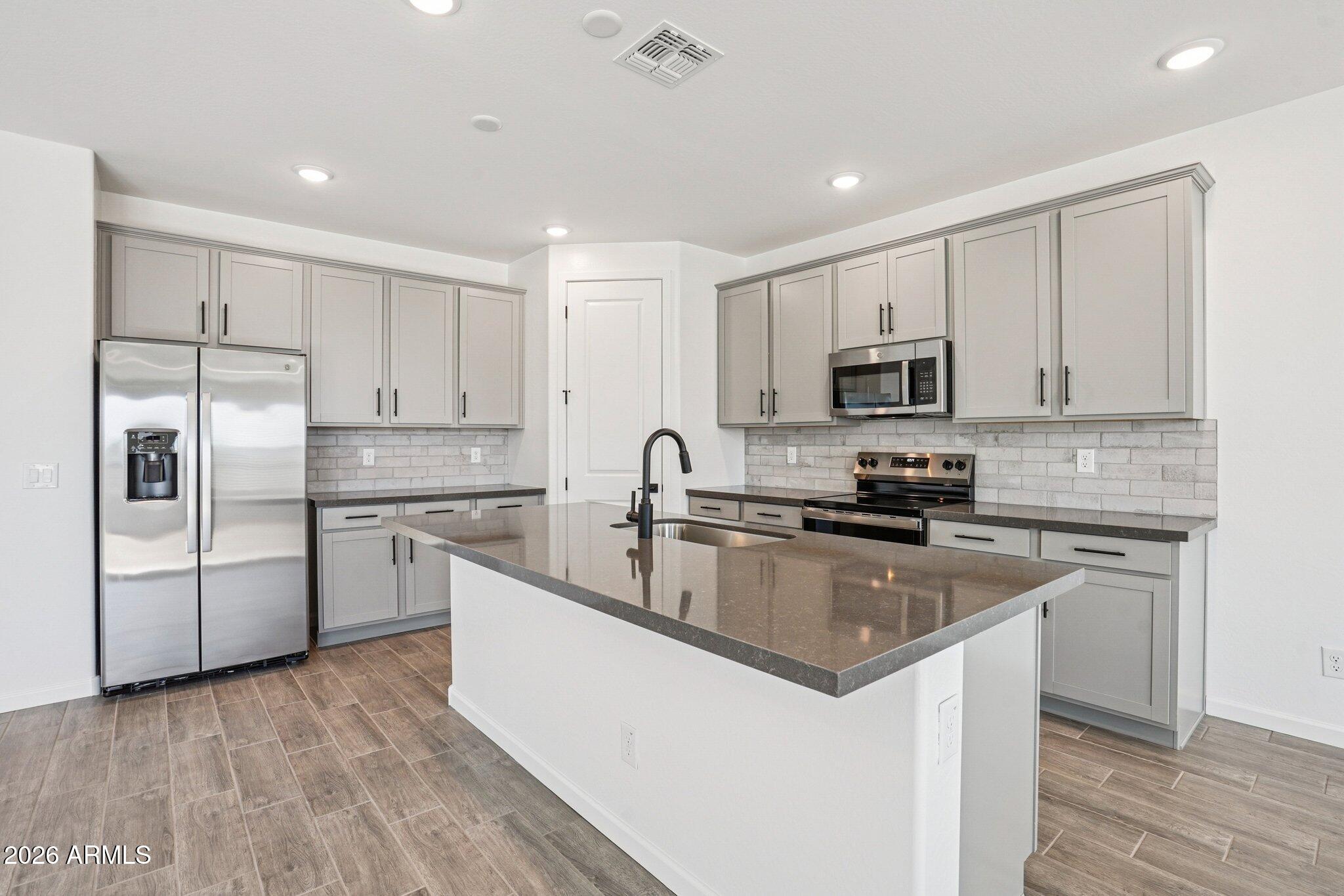 15707 W CAMDEN Avenue