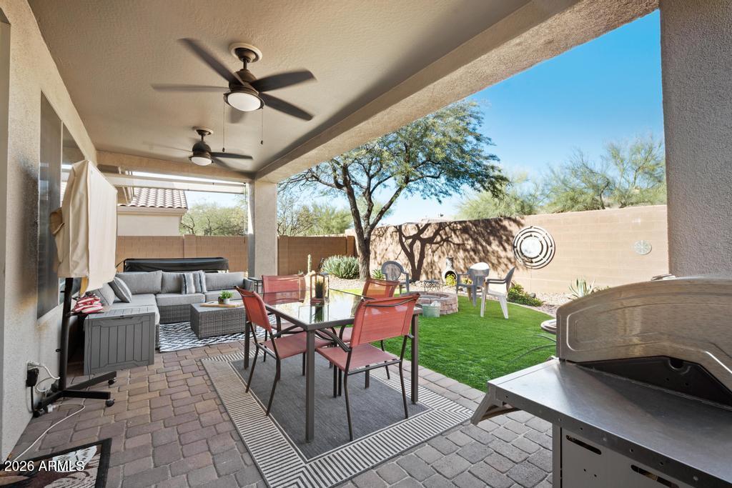 1922 W WHITMAN Court