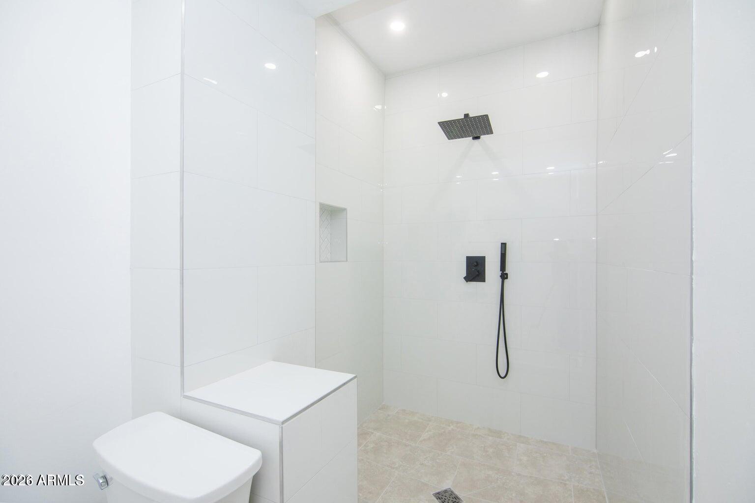 5621 N 79TH Street 5