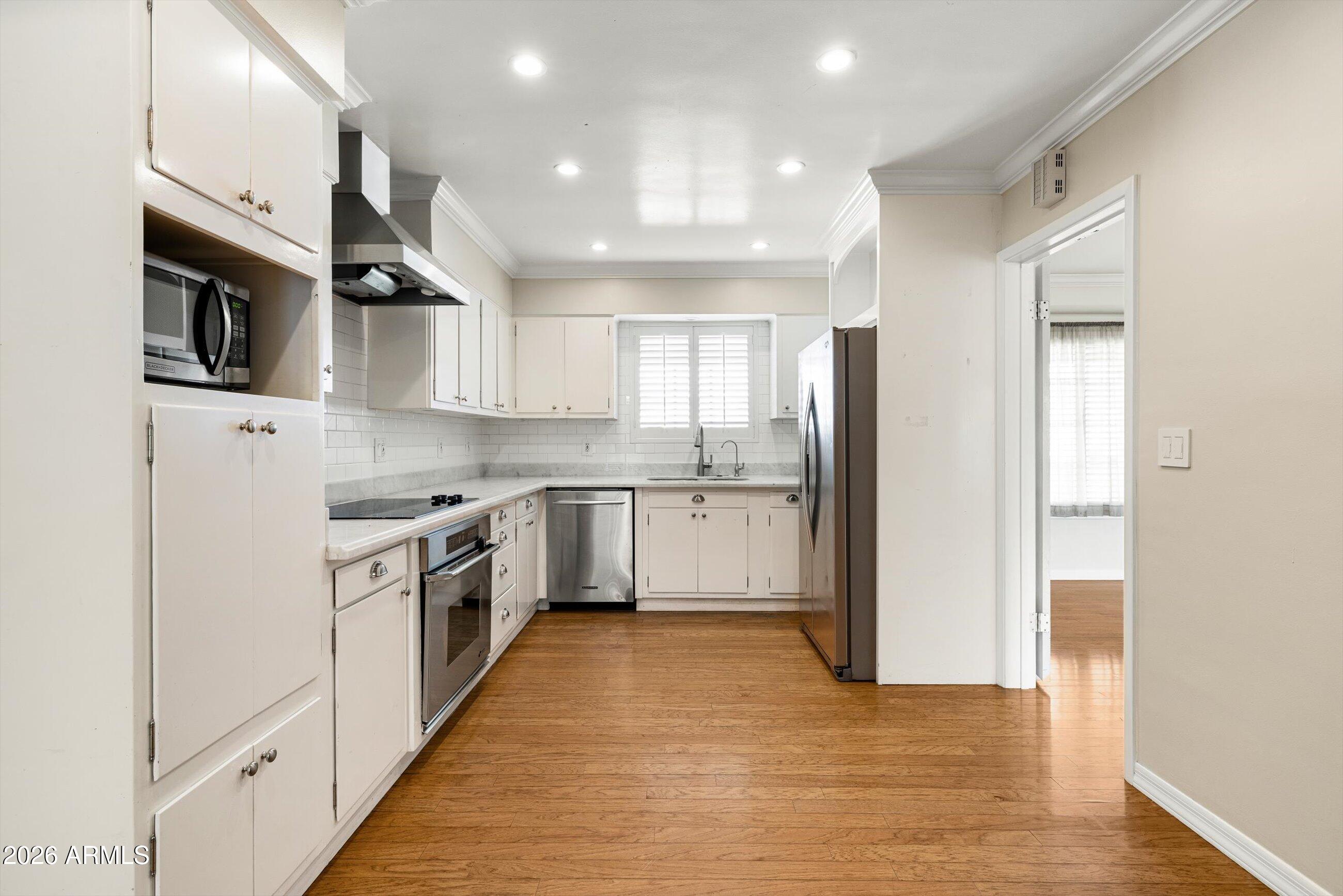 3421 E CAMELBACK Road