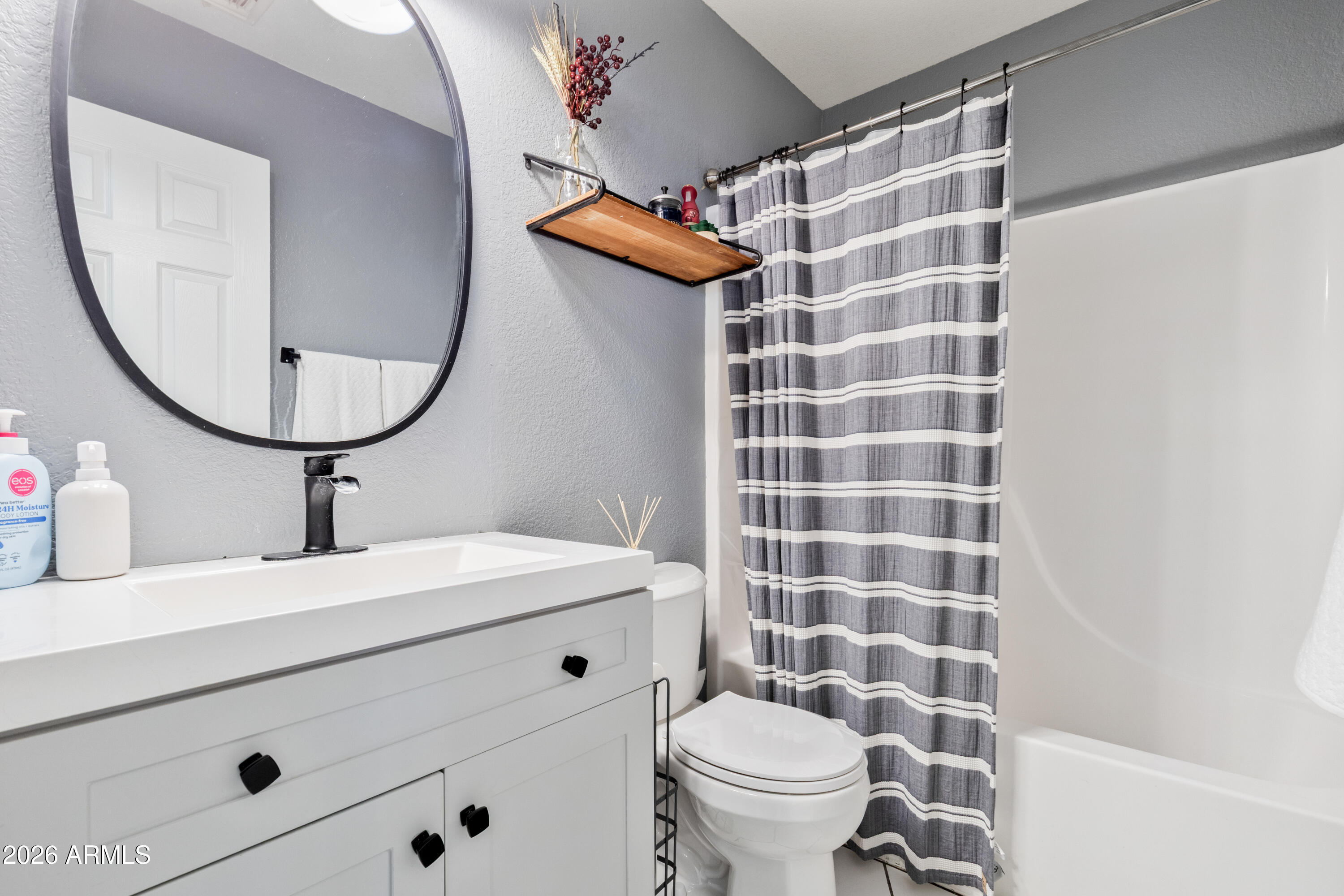 11246 E SUNLAND Avenue