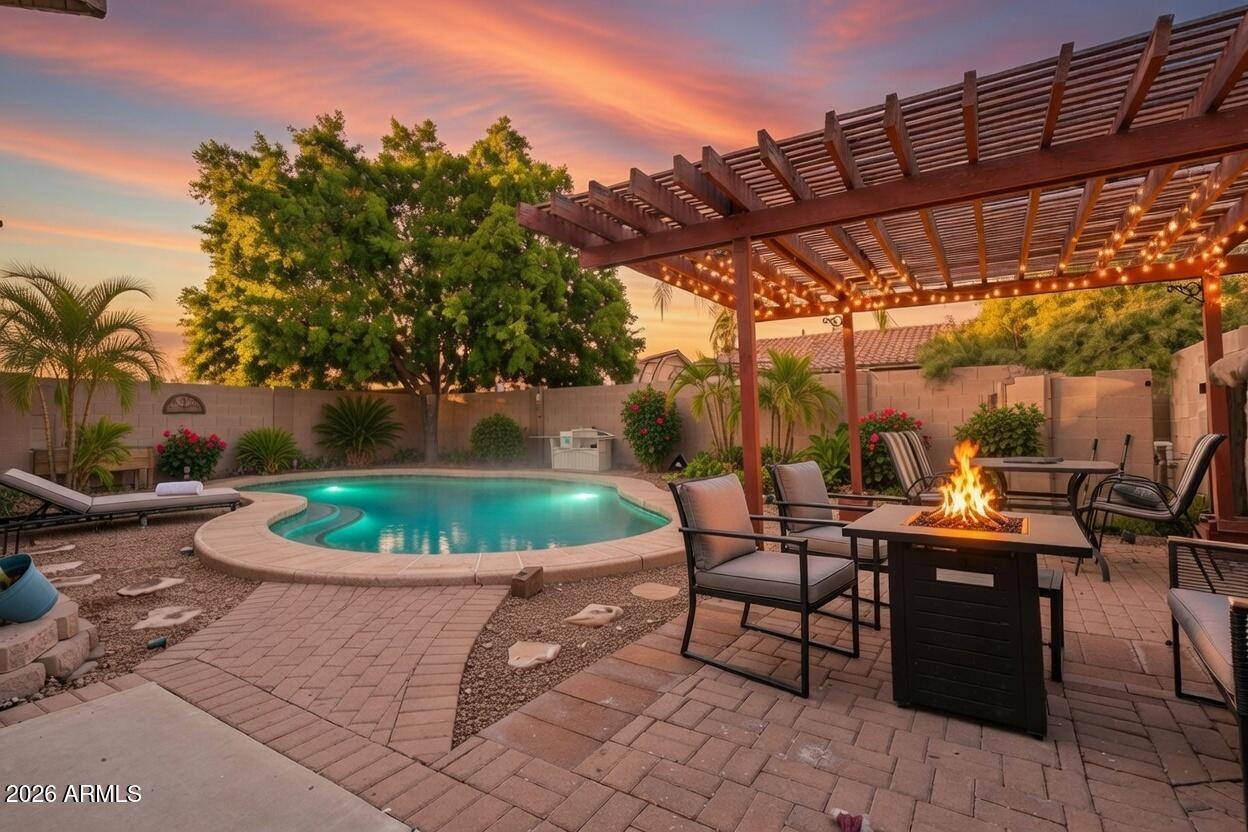 11246 E SUNLAND Avenue