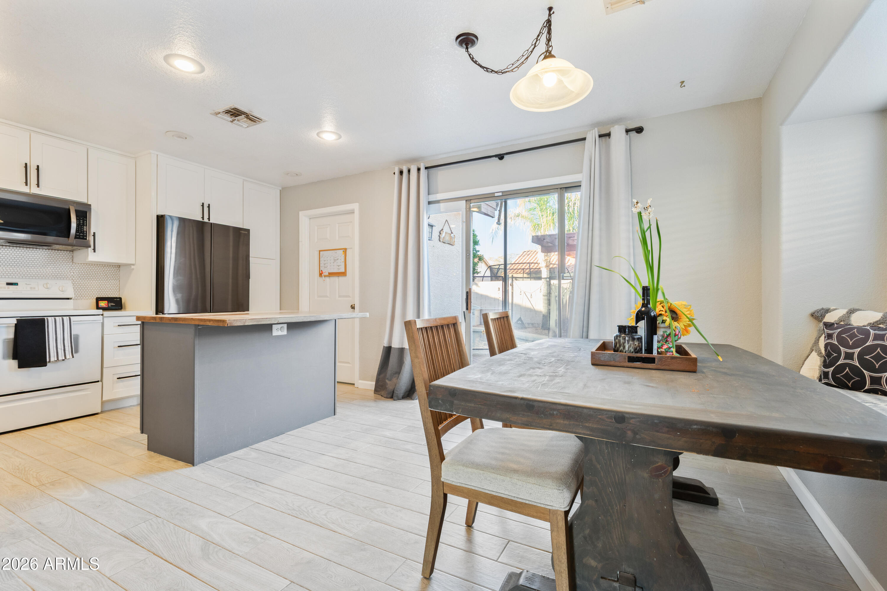 11246 E SUNLAND Avenue