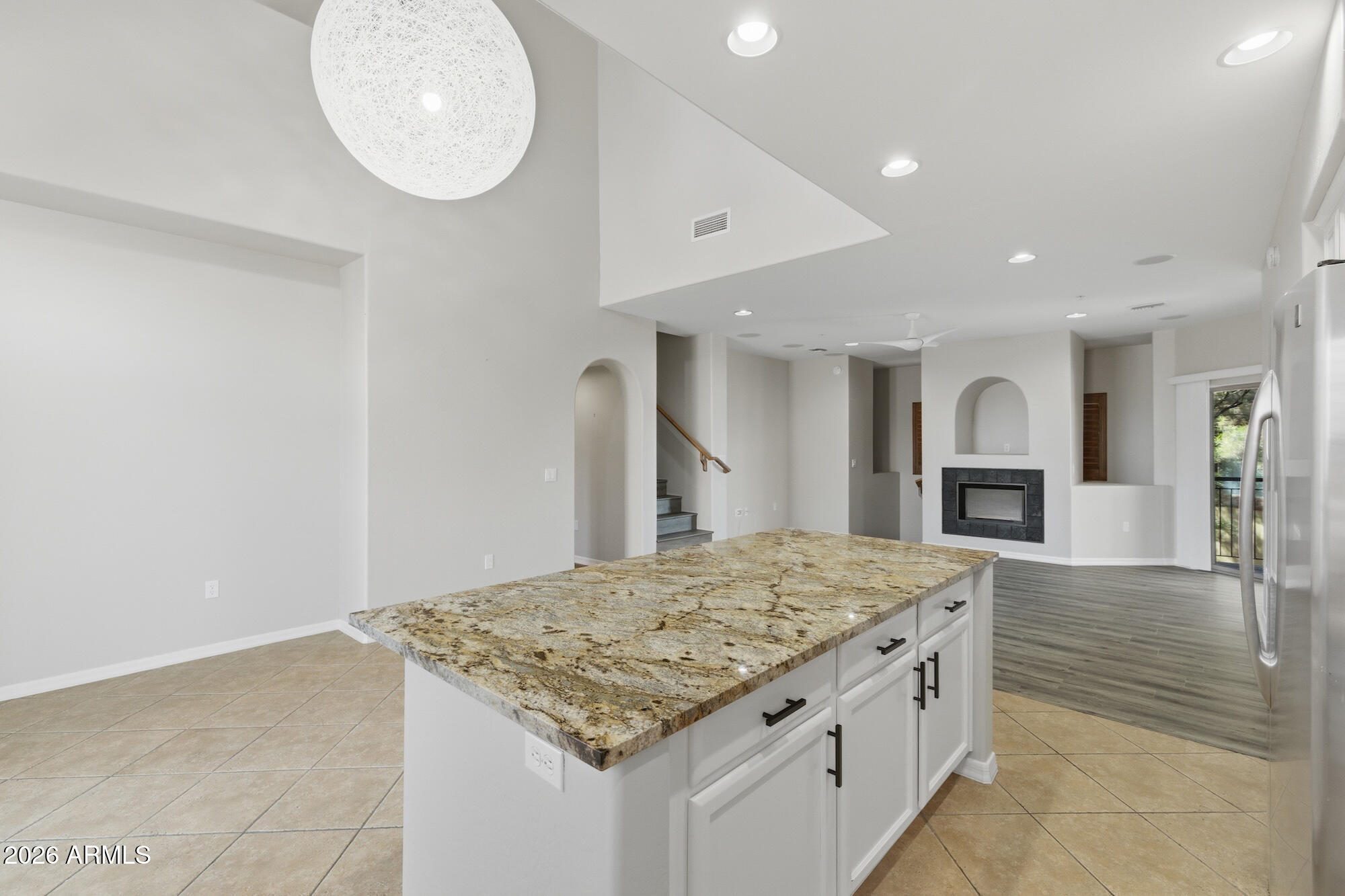 3935 E ROUGH RIDER Road 1024