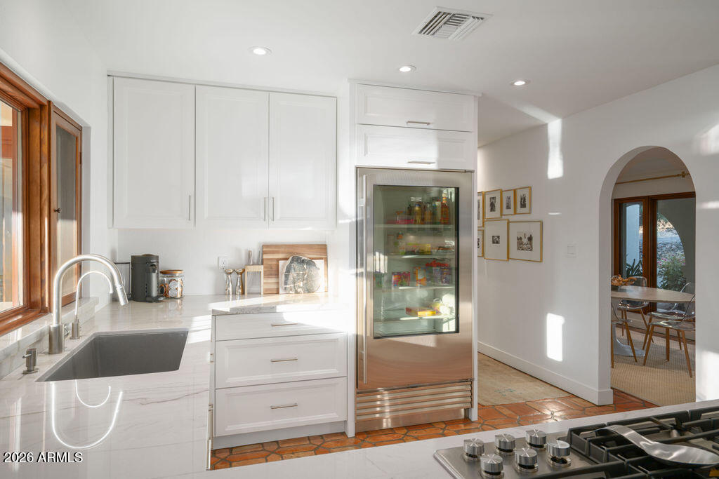 5602 N CAMELBACK CANYON Place