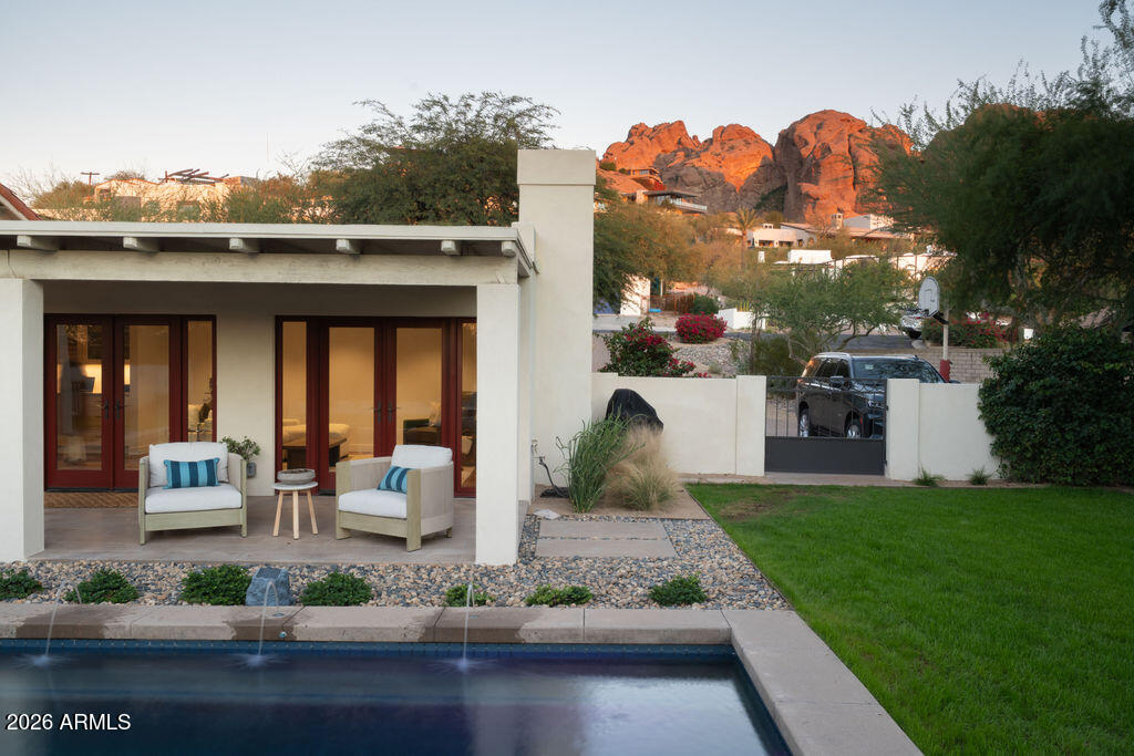 5602 N CAMELBACK CANYON Place