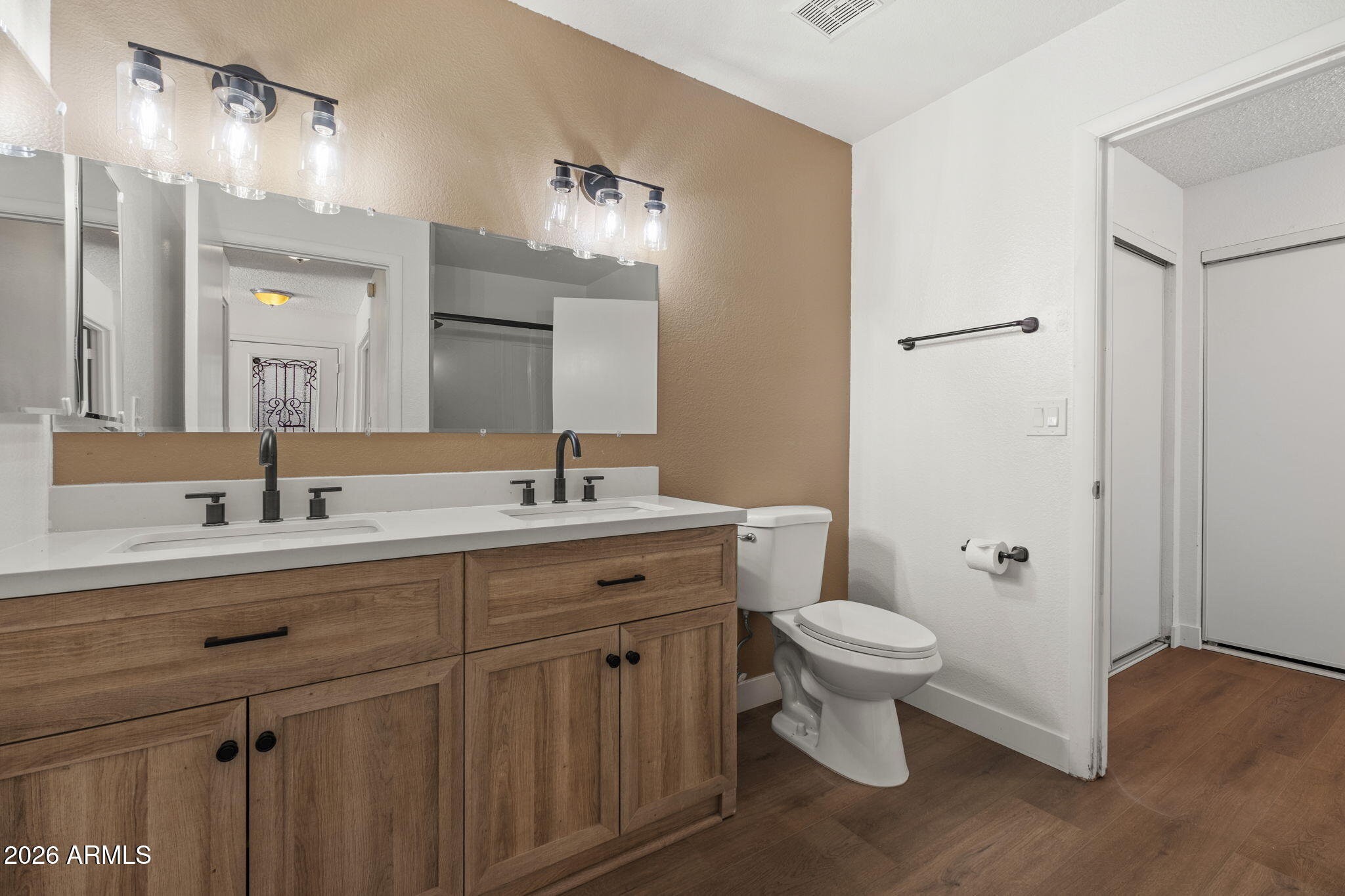 1811 S 39TH Street 23