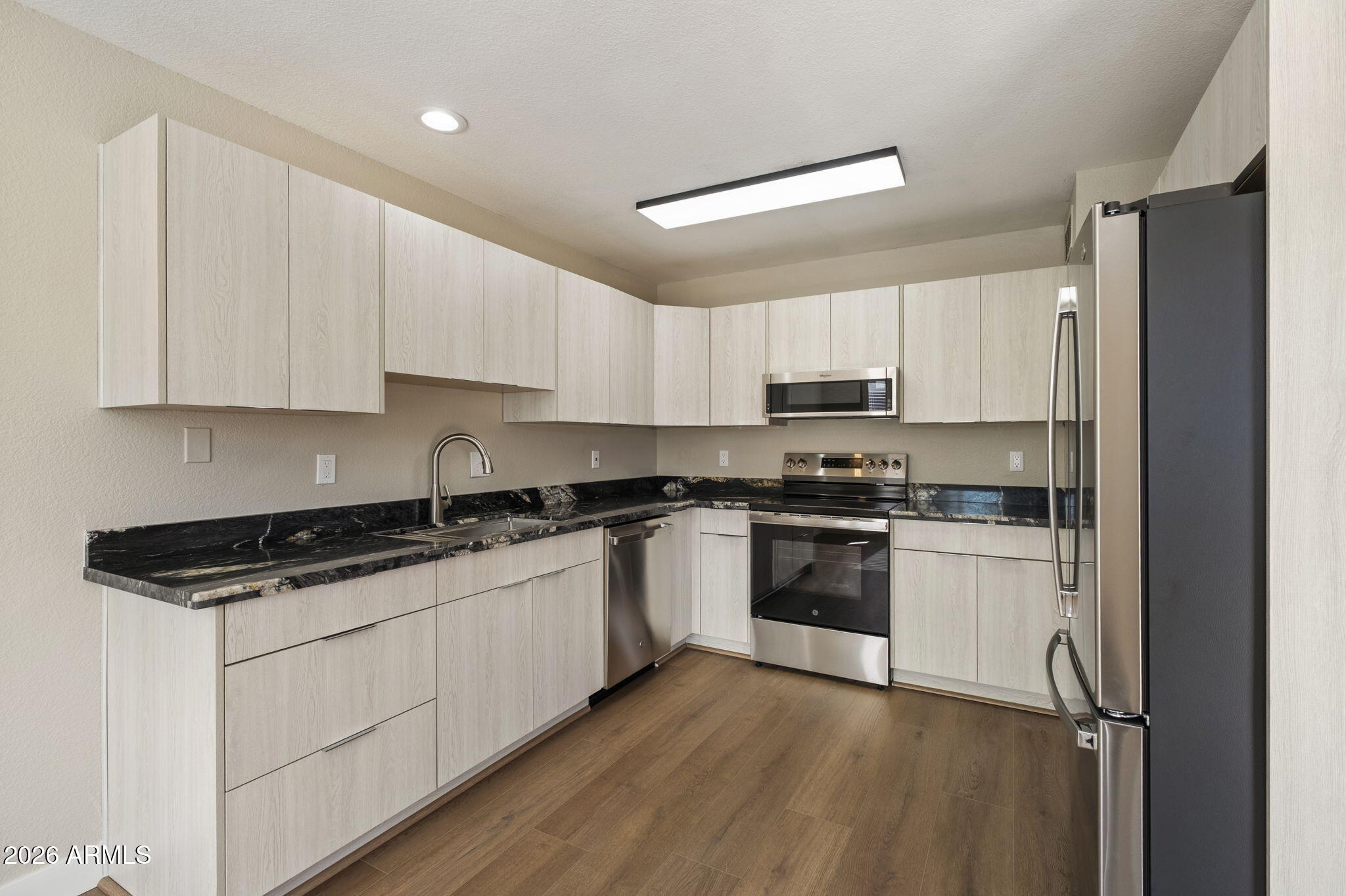 1811 S 39TH Street 23