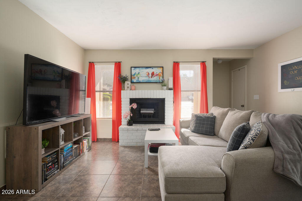 3511 E BASELINE Road 1187