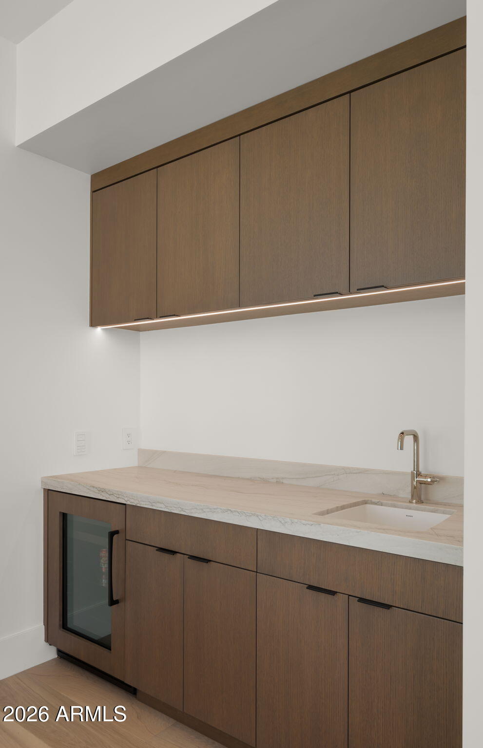 6824 E HUMMINGBIRD Lane