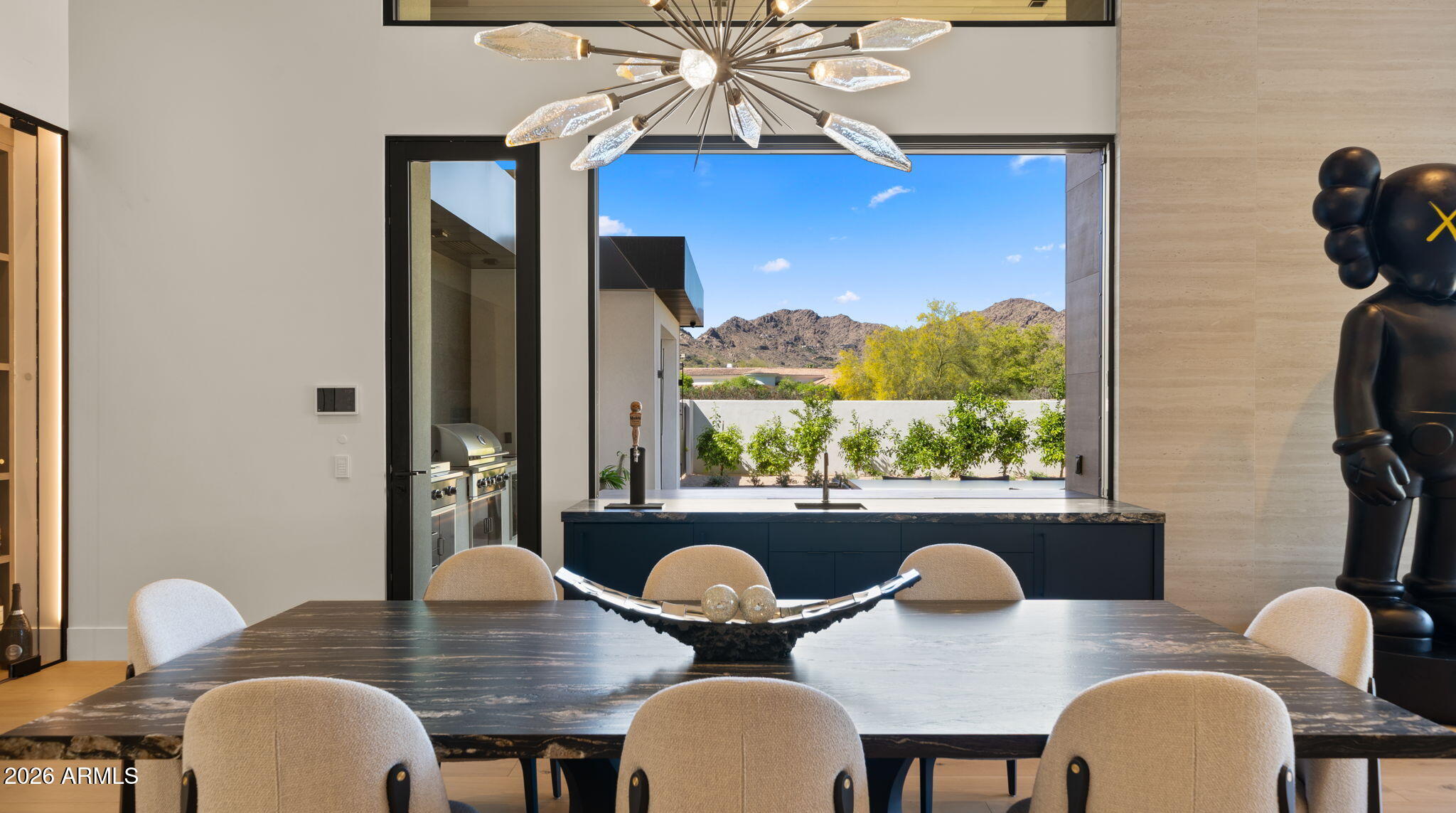 6824 E HUMMINGBIRD Lane