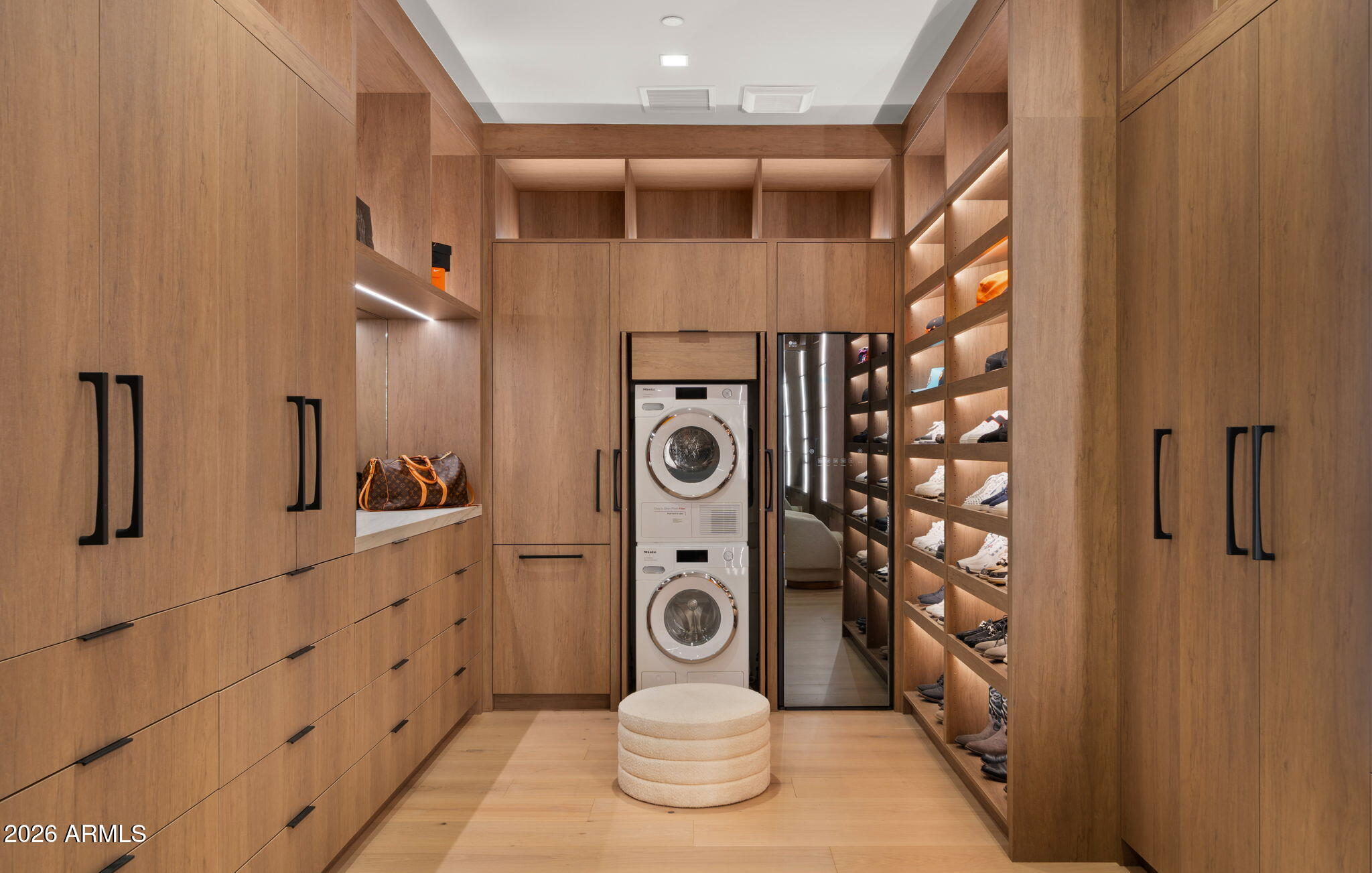 6824 E HUMMINGBIRD Lane