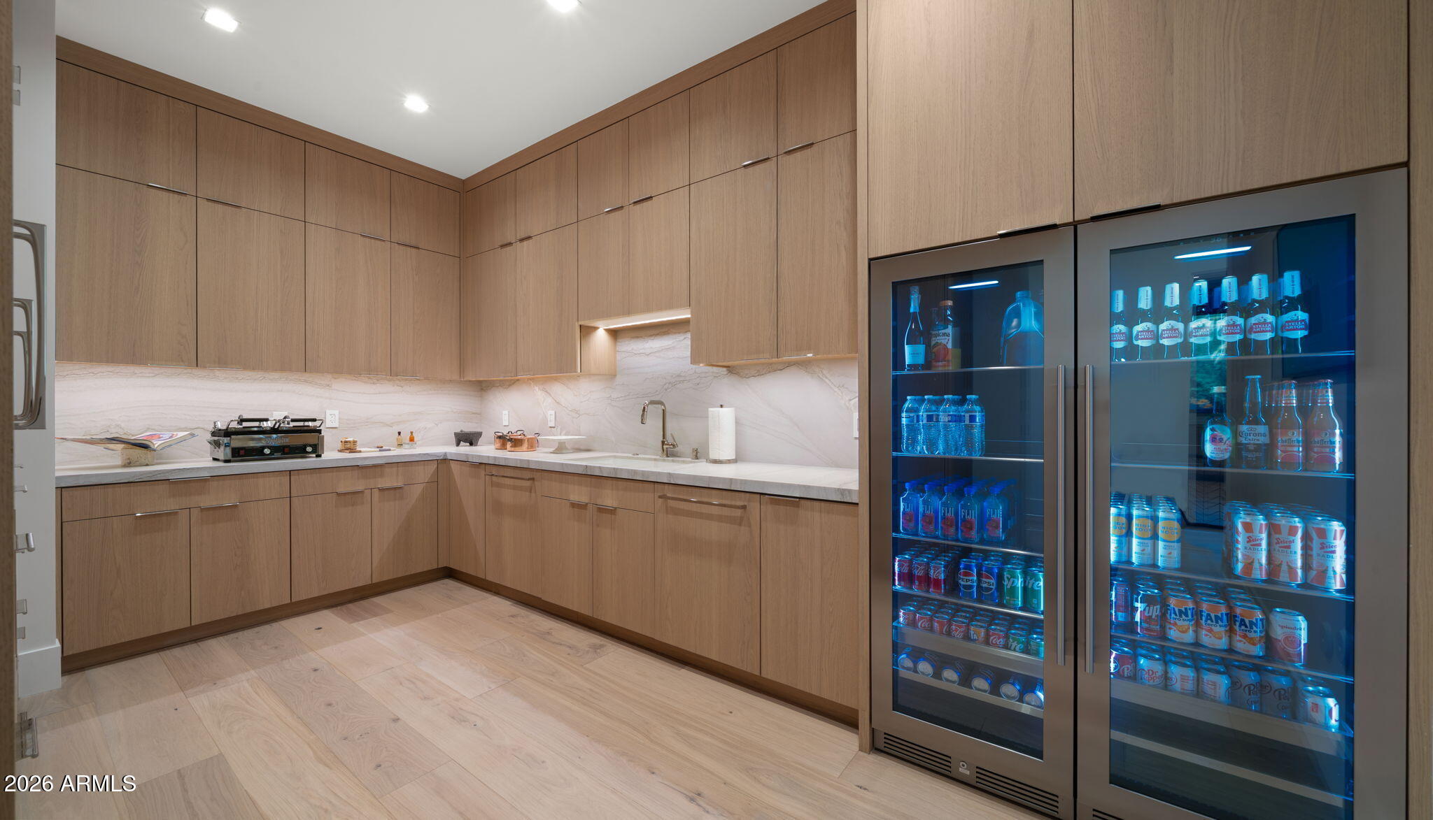 6824 E HUMMINGBIRD Lane