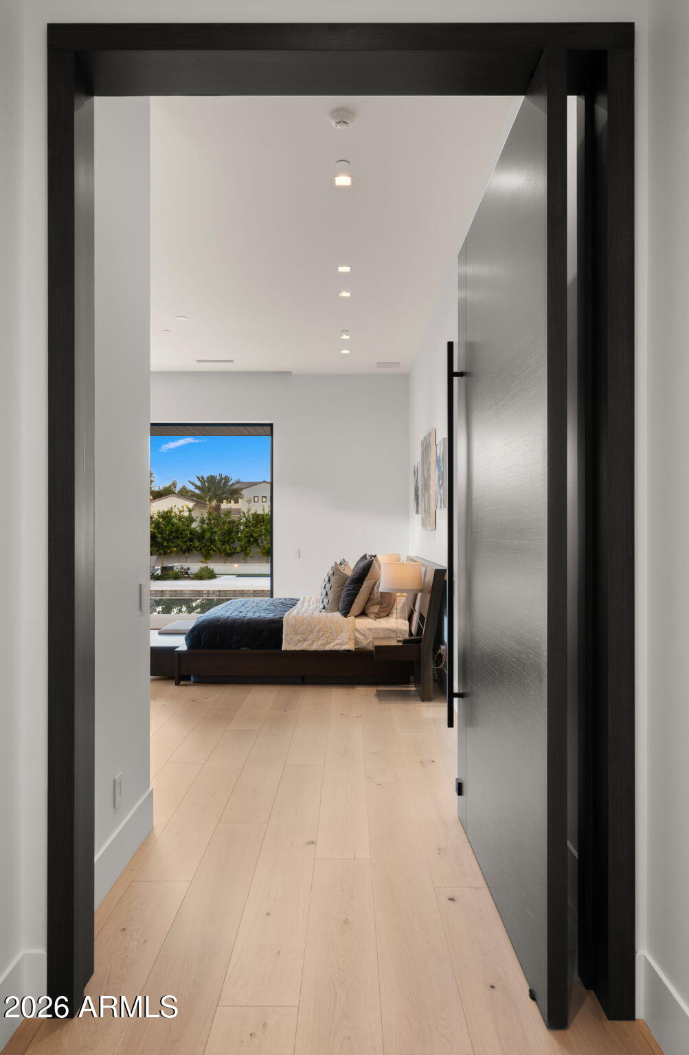 6824 E HUMMINGBIRD Lane