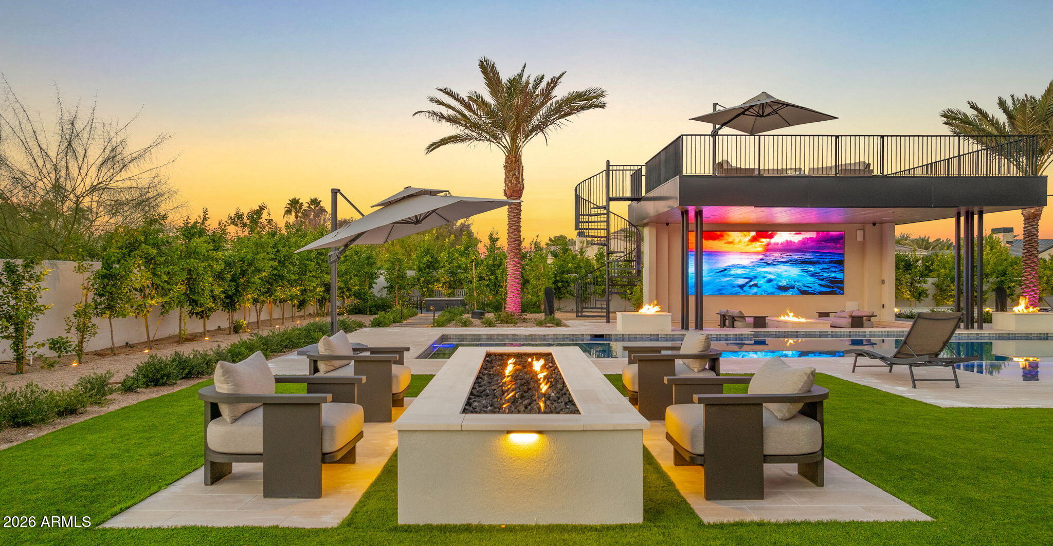 6824 E HUMMINGBIRD Lane