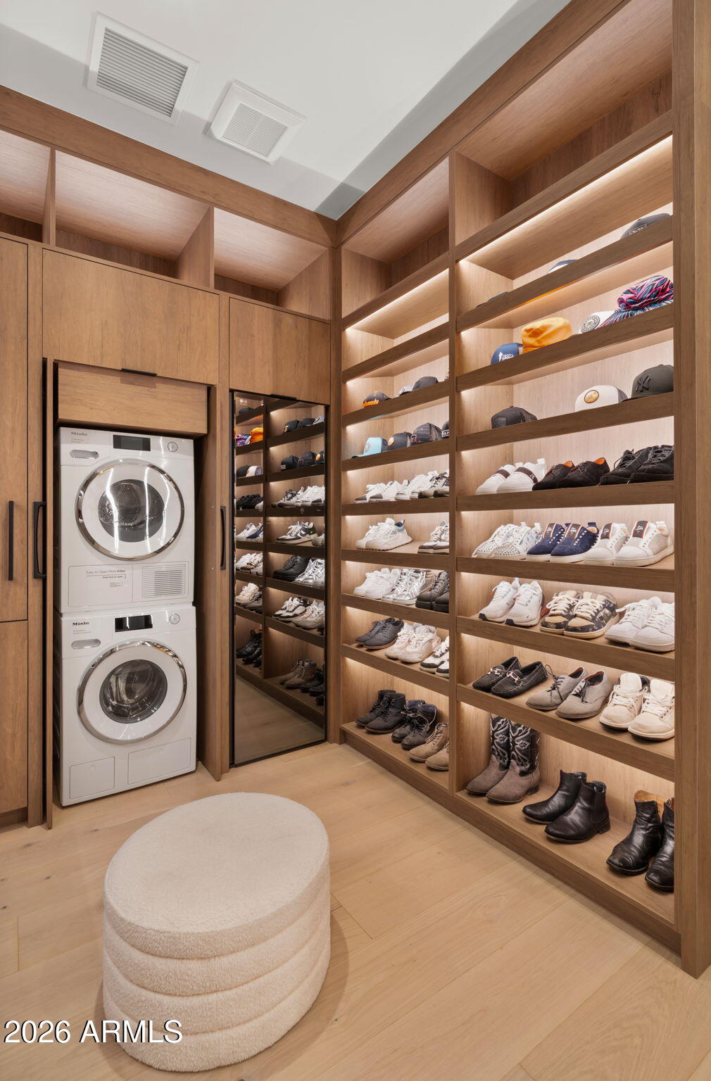 6824 E HUMMINGBIRD Lane