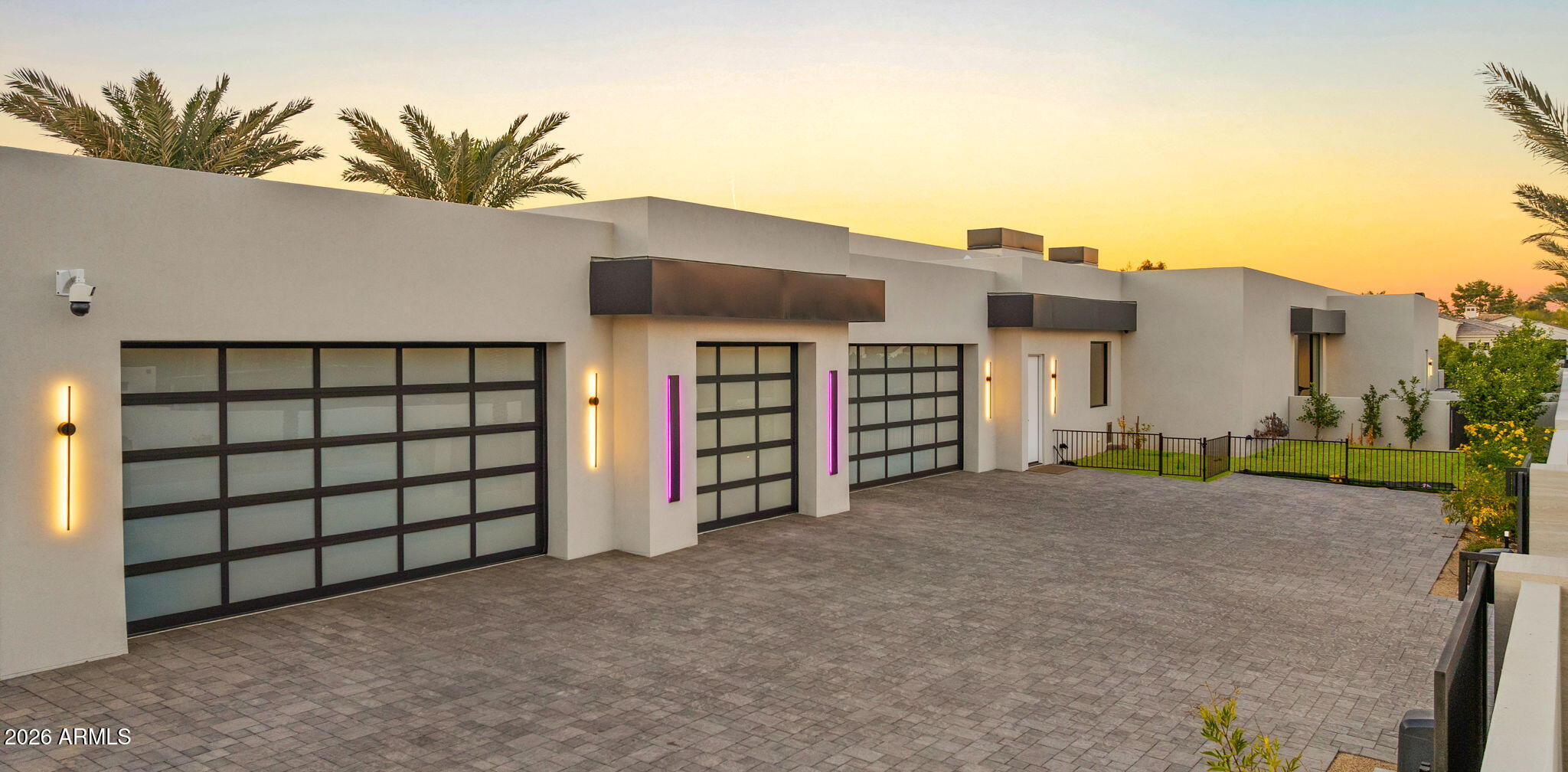 6824 E HUMMINGBIRD Lane