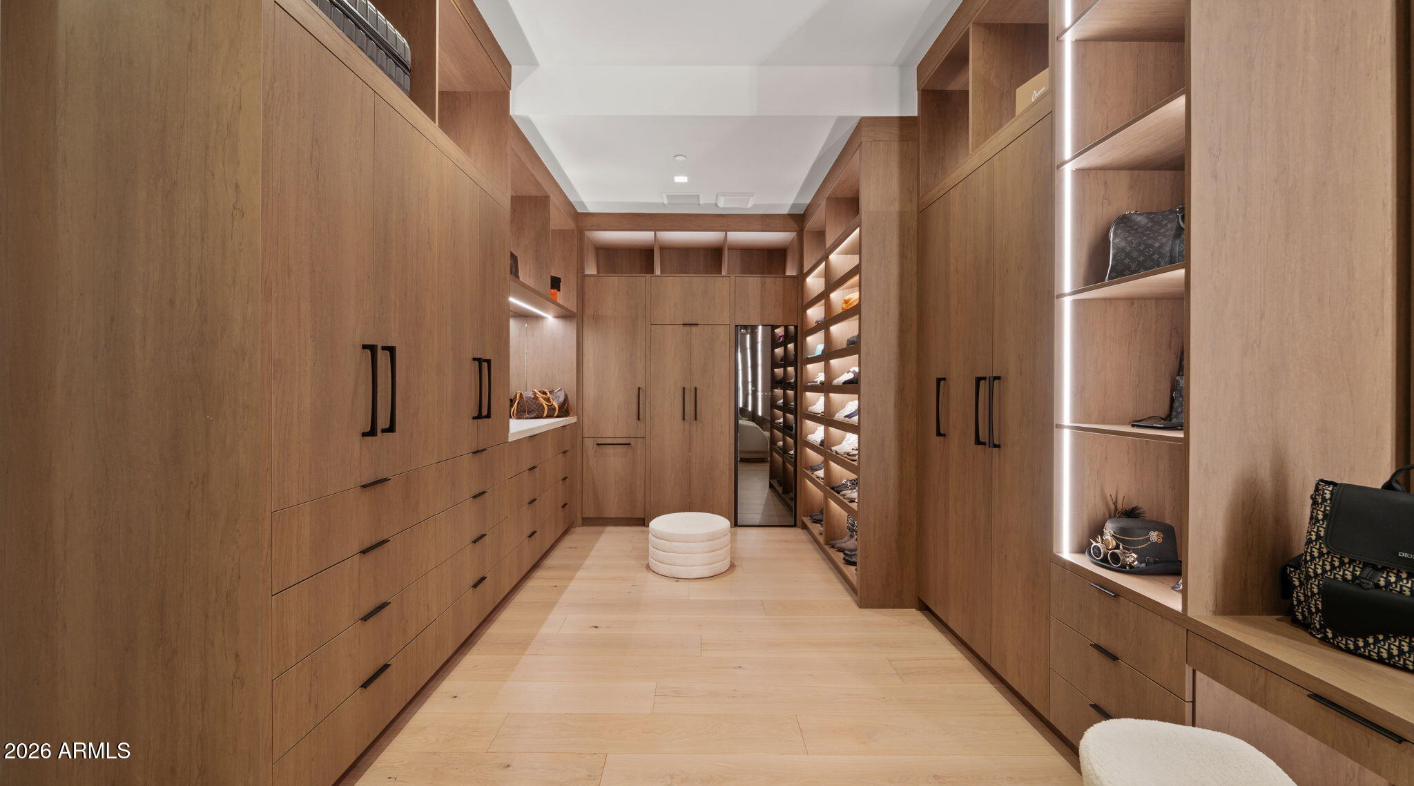 6824 E HUMMINGBIRD Lane