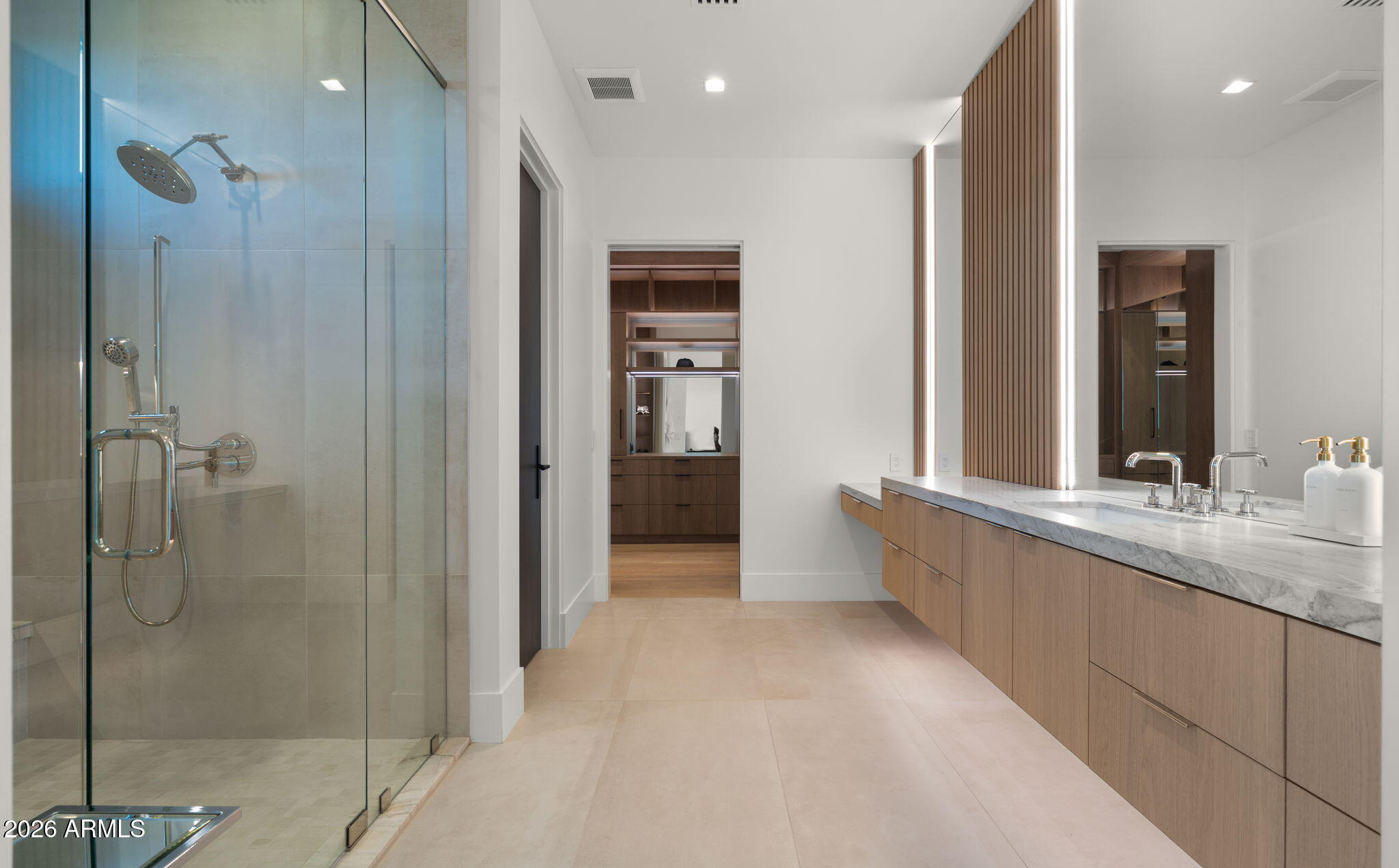 6824 E HUMMINGBIRD Lane