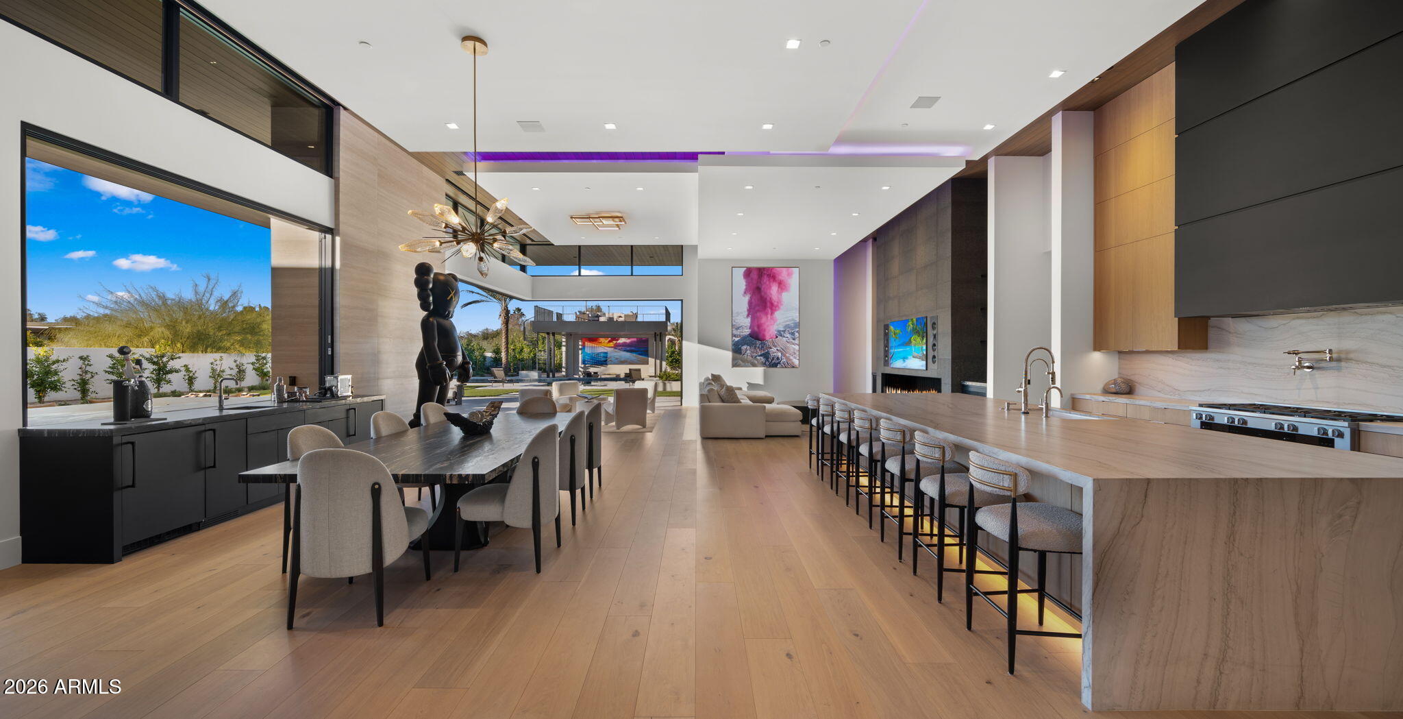 6824 E HUMMINGBIRD Lane