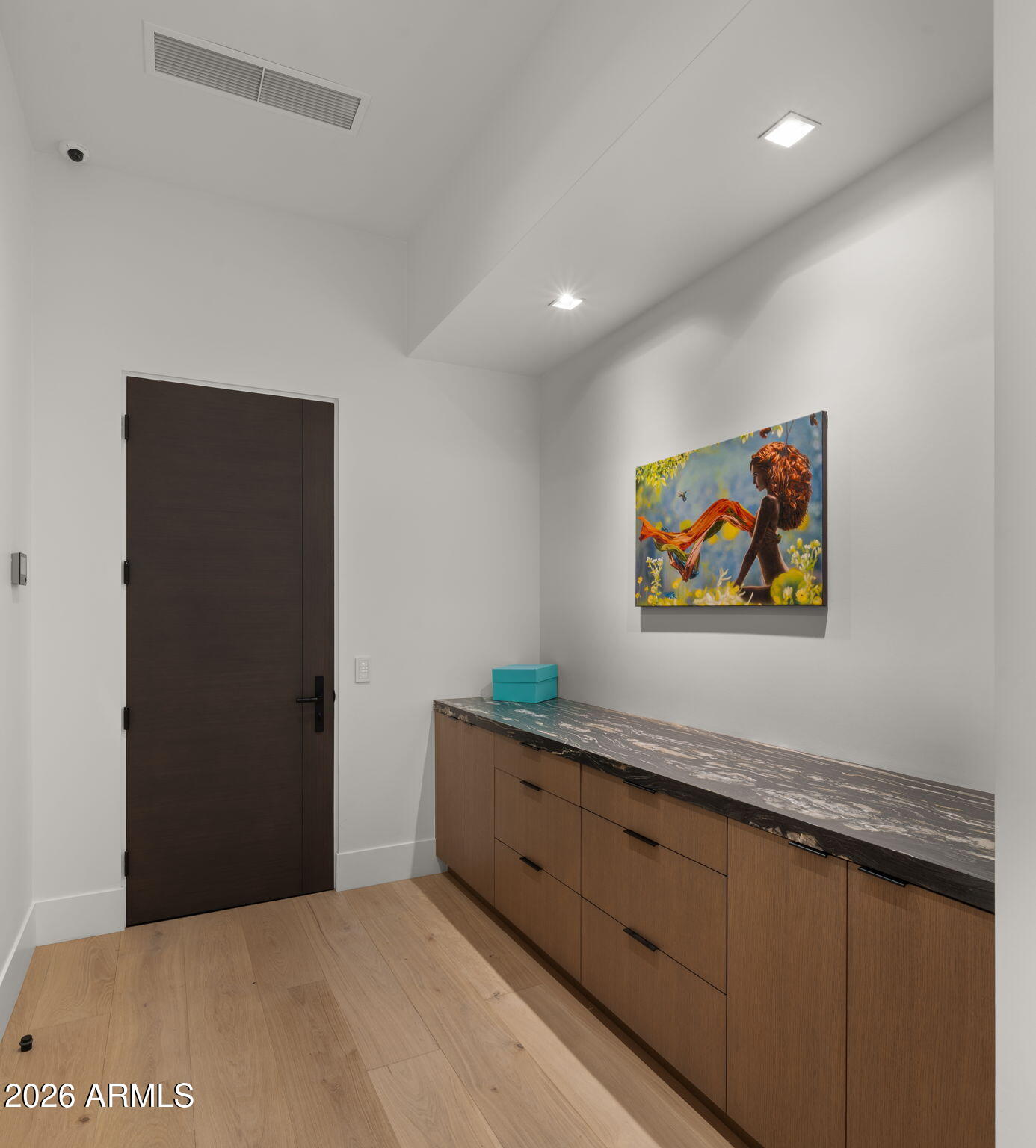 6824 E HUMMINGBIRD Lane