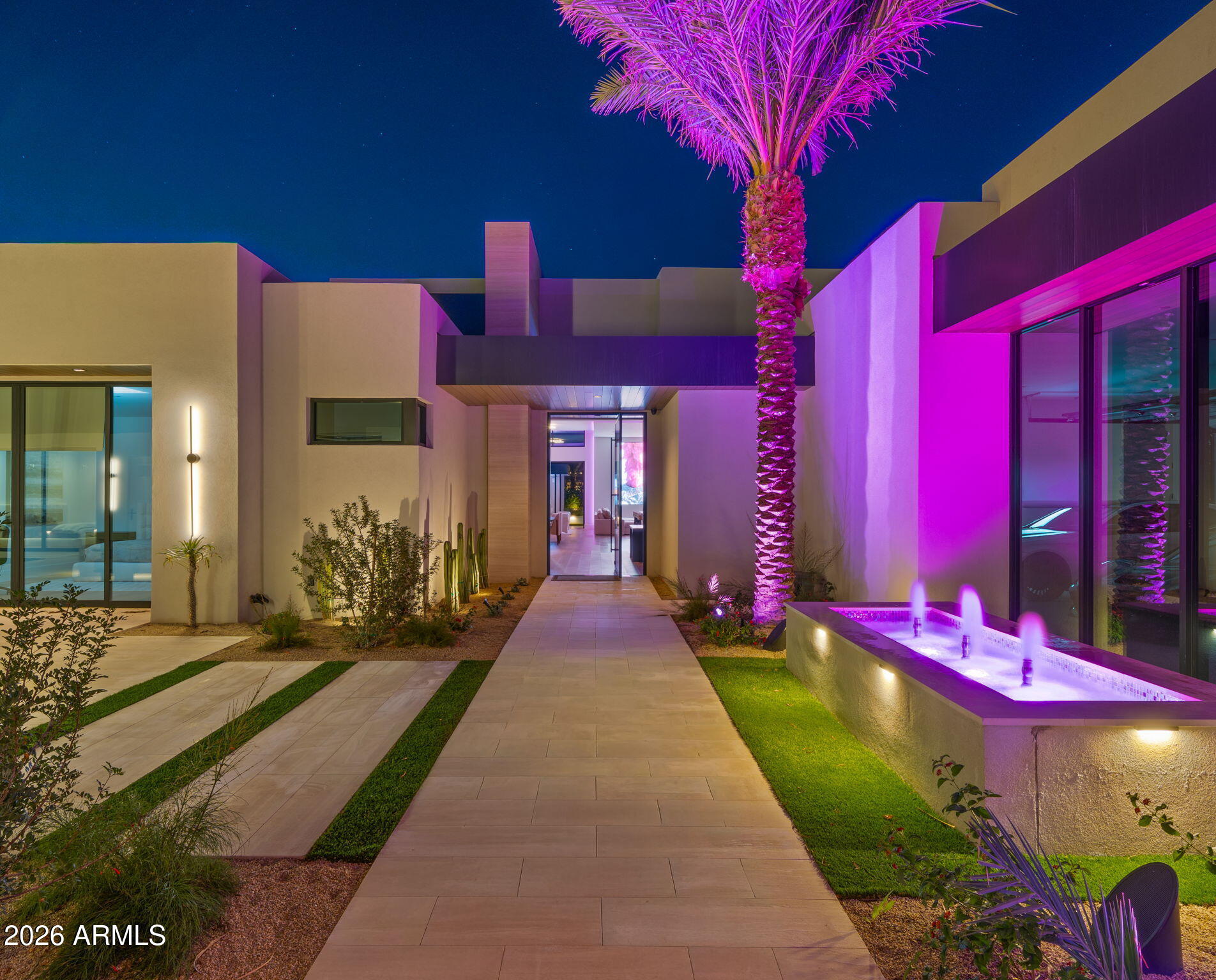 6824 E HUMMINGBIRD Lane