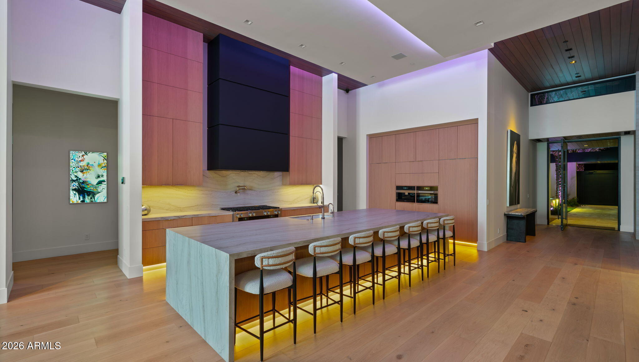 6824 E HUMMINGBIRD Lane