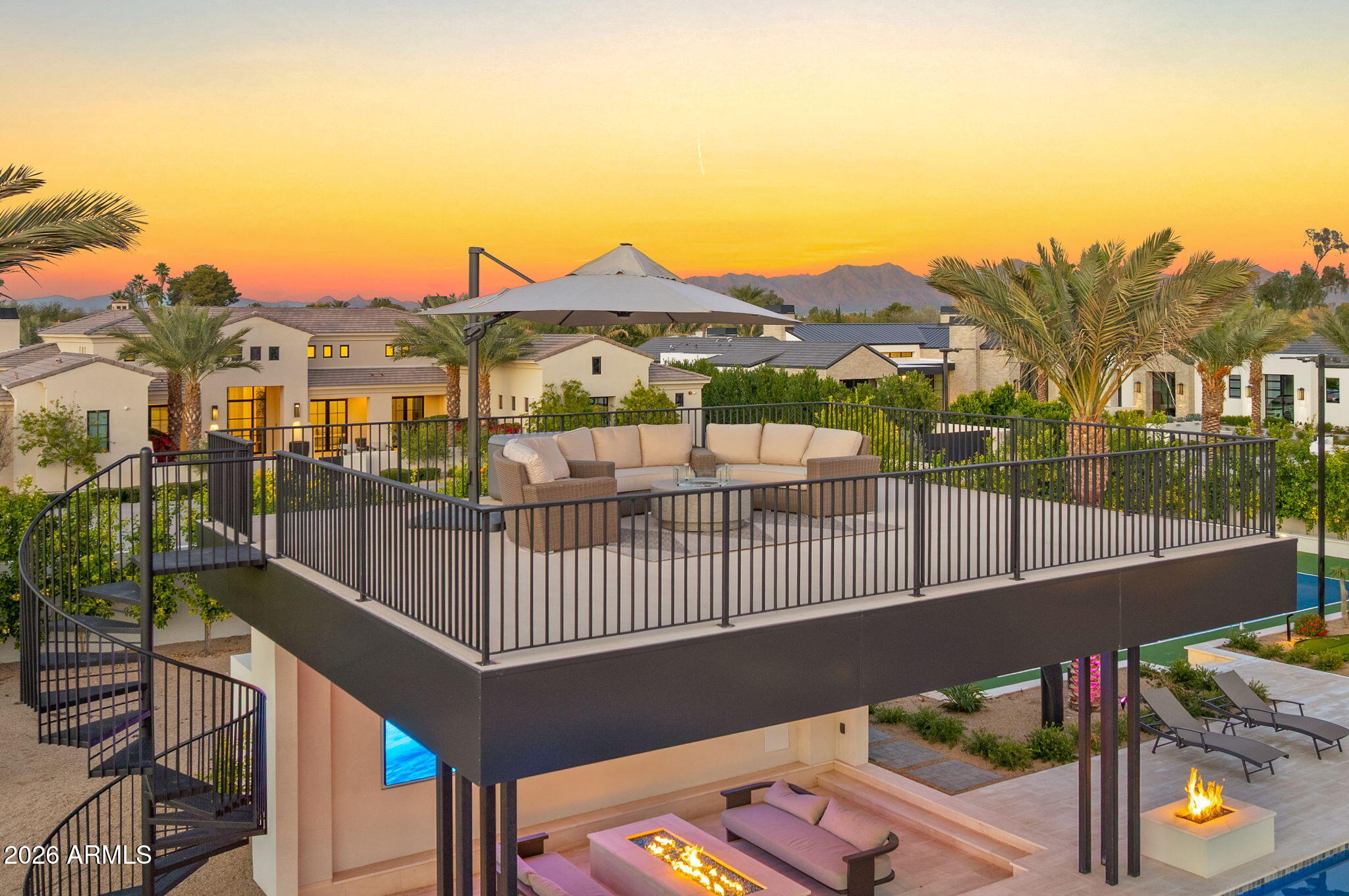 6824 E HUMMINGBIRD Lane