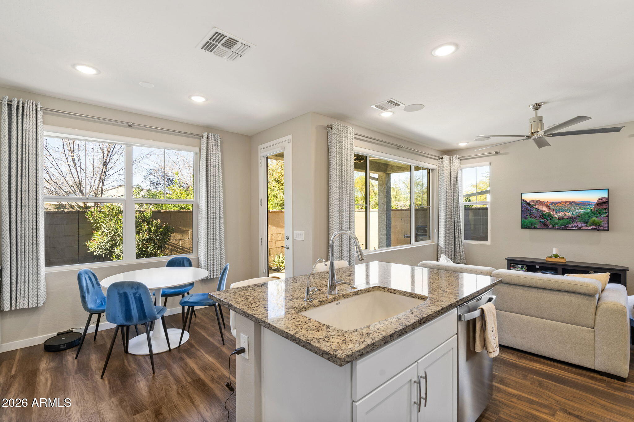 2762 S Comanche Drive