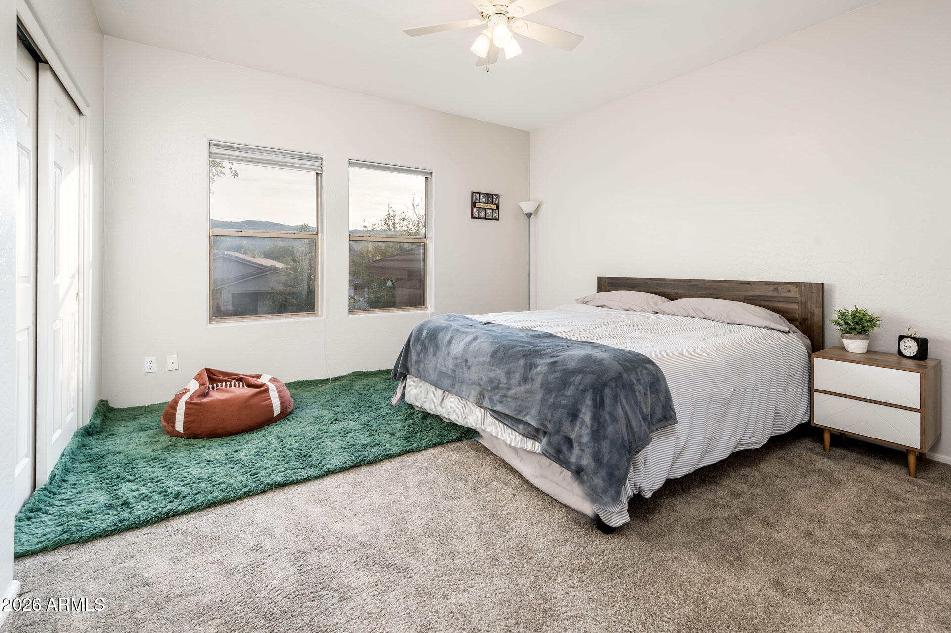 2442 E GLASS Lane