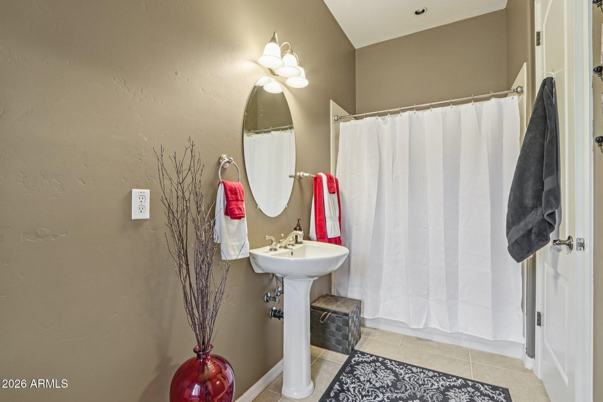 3019 W CARRIAGE Drive