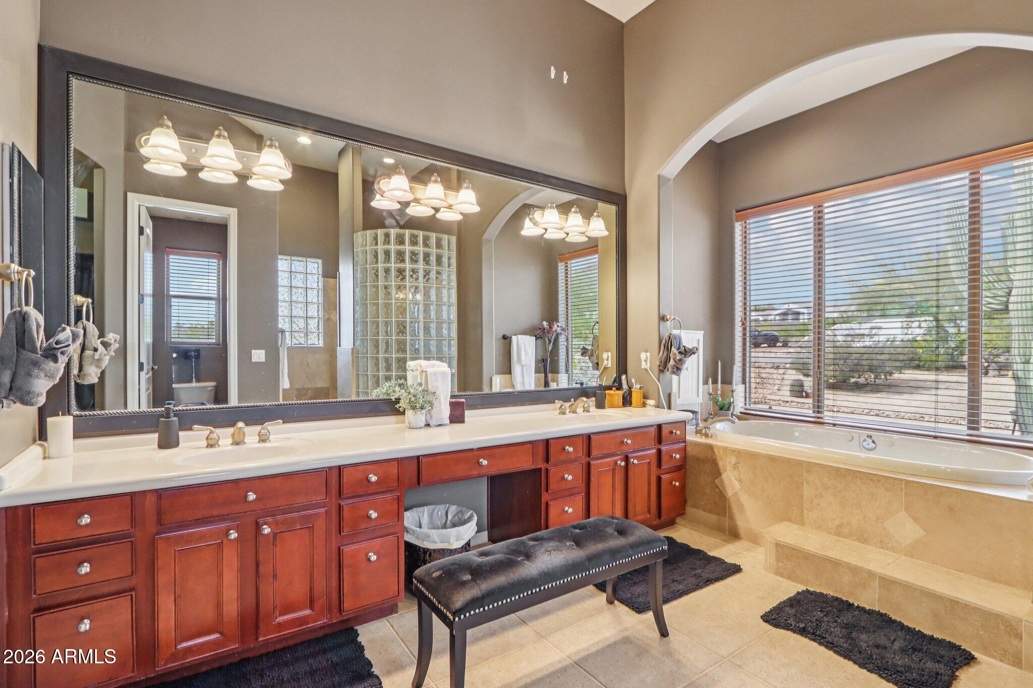 3019 W CARRIAGE Drive