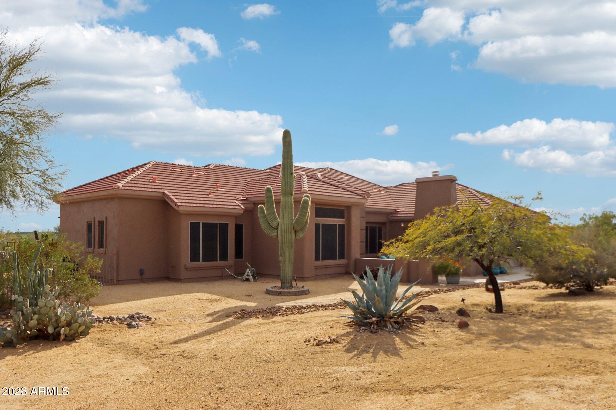 3019 W CARRIAGE Drive