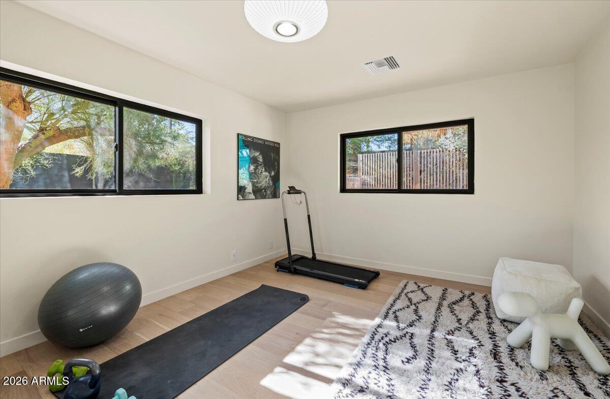 4035 E MCDONALD Drive