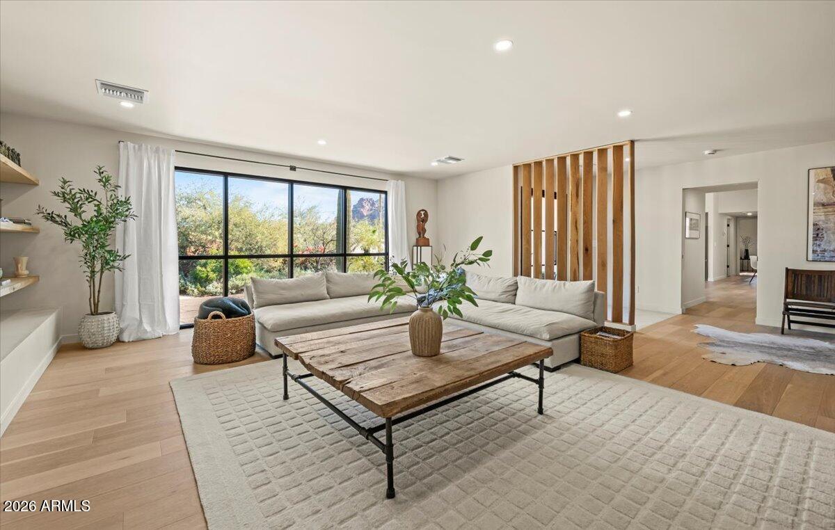 4035 E MCDONALD Drive