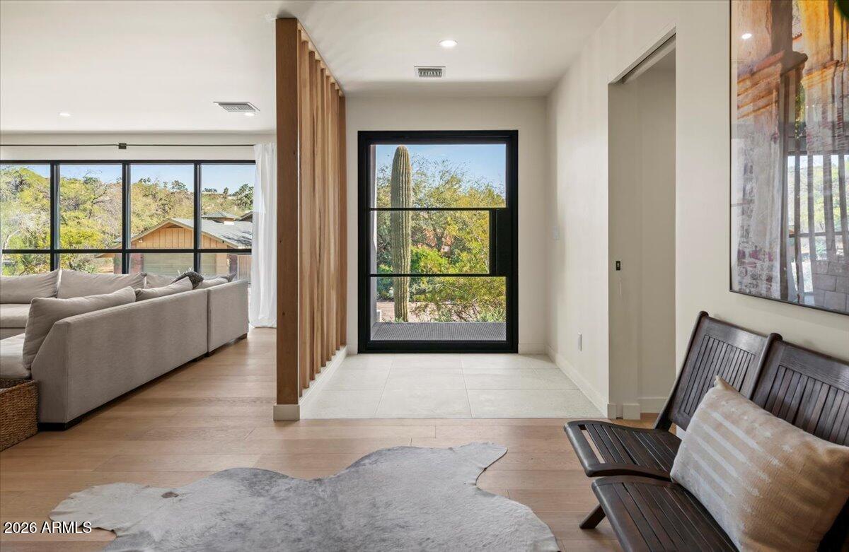 4035 E MCDONALD Drive