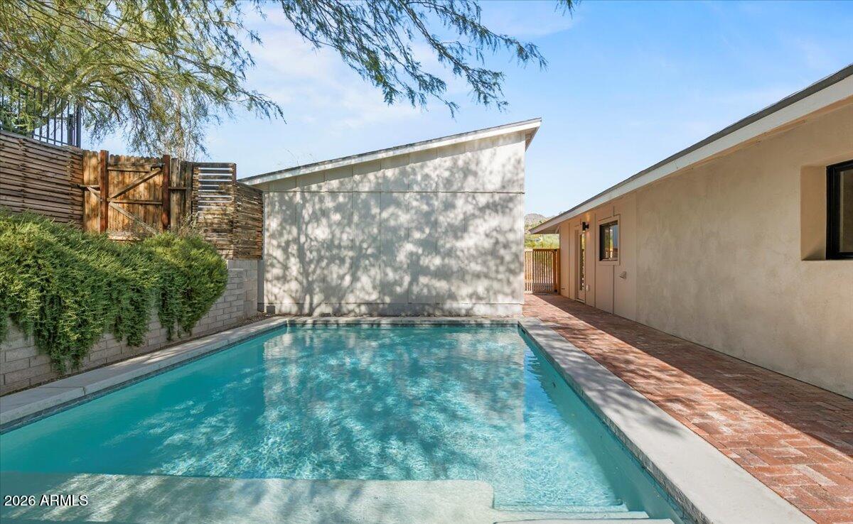 4035 E MCDONALD Drive