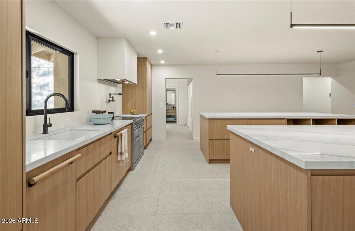 4035 E MCDONALD Drive